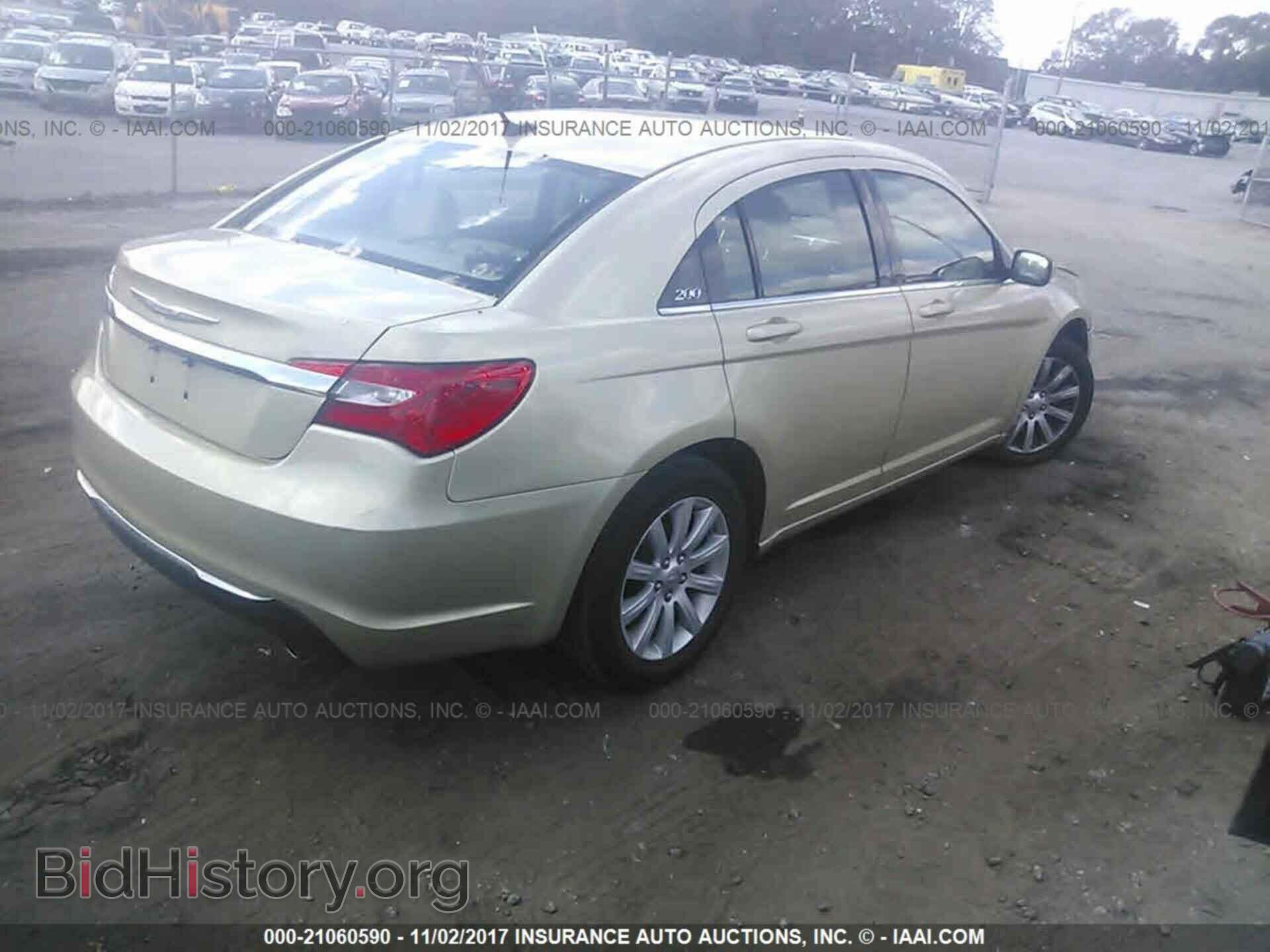 2011 Chrysler 200 - VIN: 1C3BC1FG8BN503733 - Photo 4