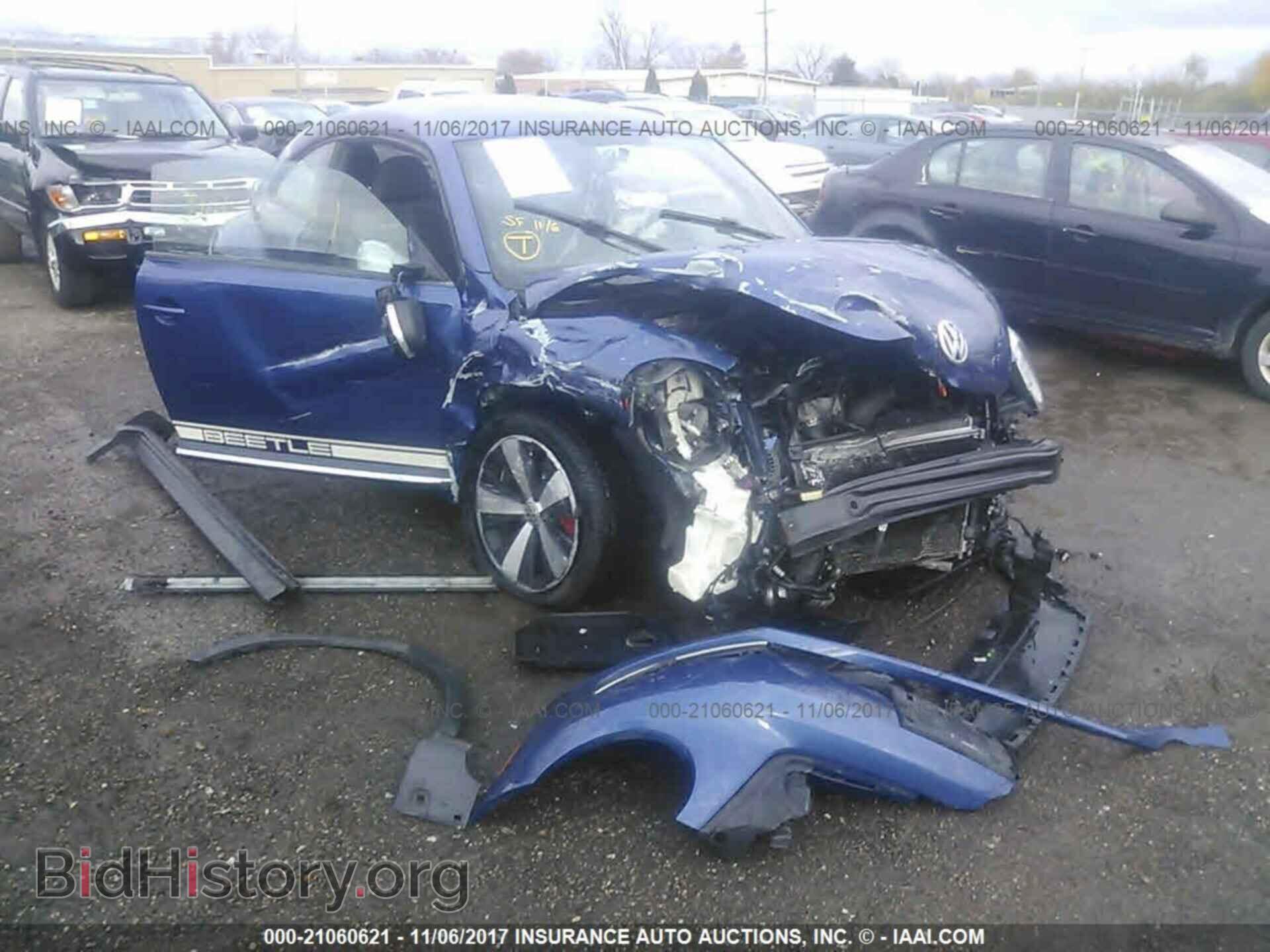 2012 Volkswagen Beetle - VIN: 3VWVA7AT1CM618155 - Фото 6