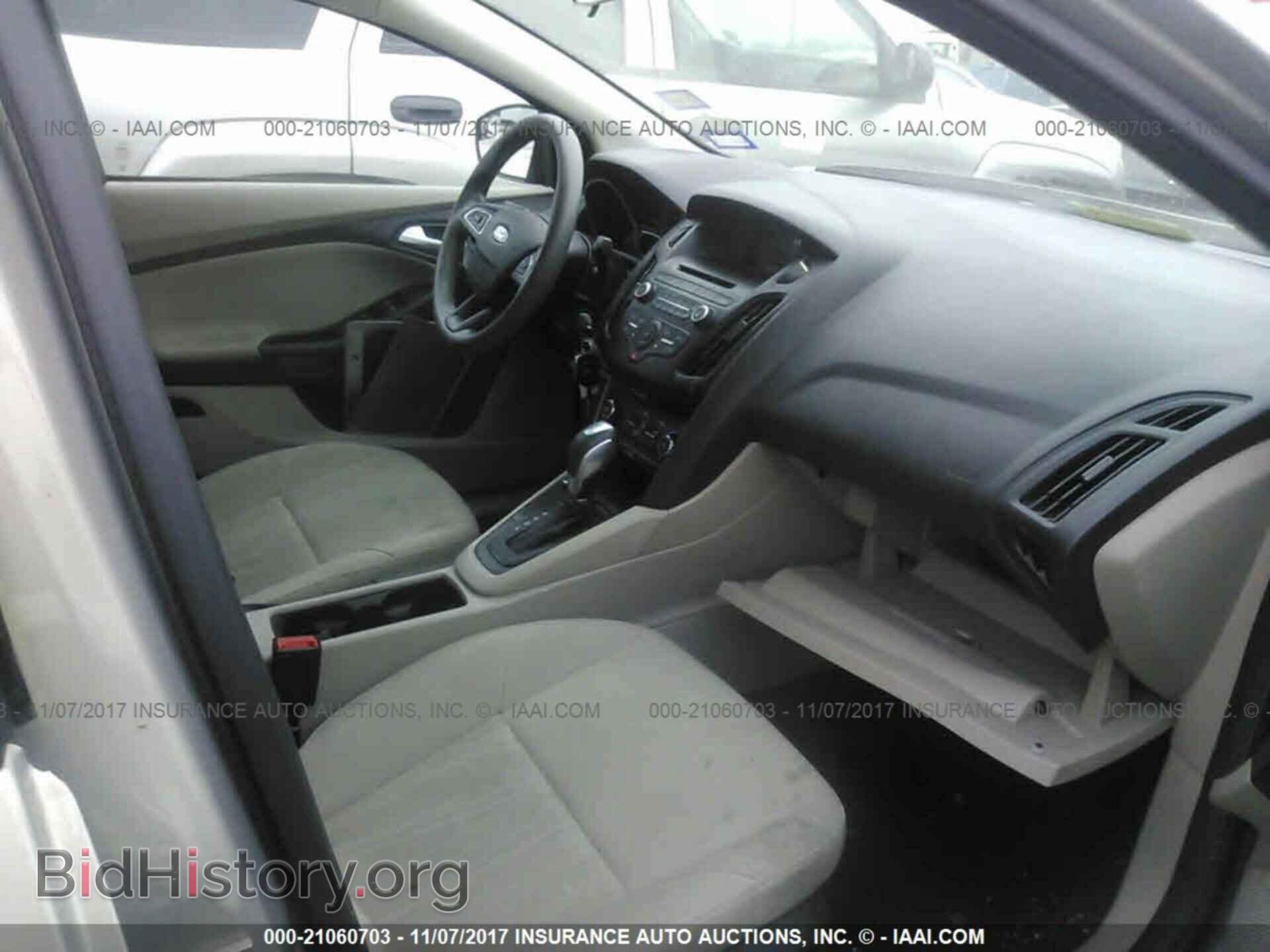 2015 Ford Focus - VIN: 1FADP3F22FL299561 - Photo 5
