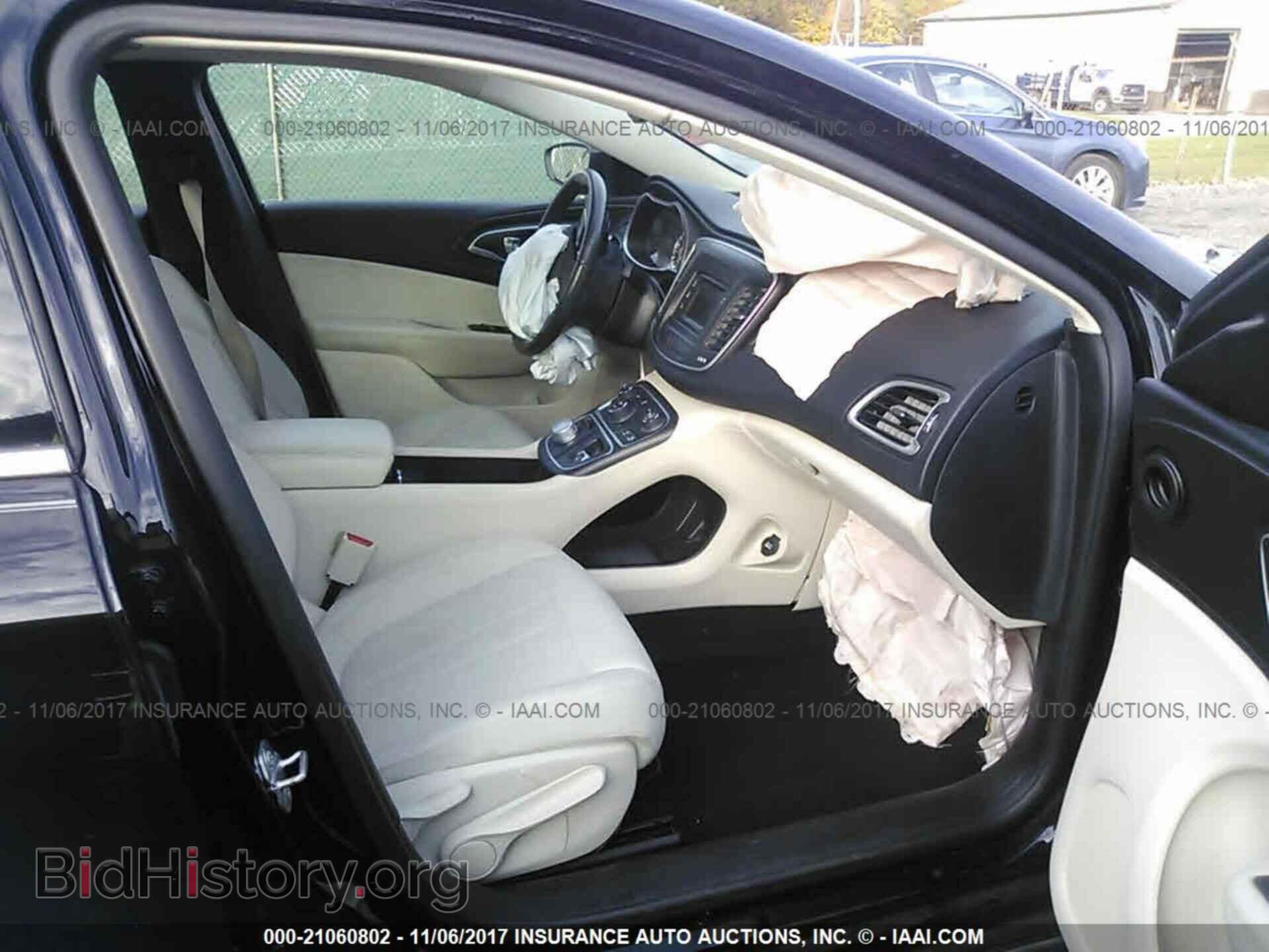 2015 Chrysler 200 - VIN: 1C3CCCAB3FN534776 - Photo 5