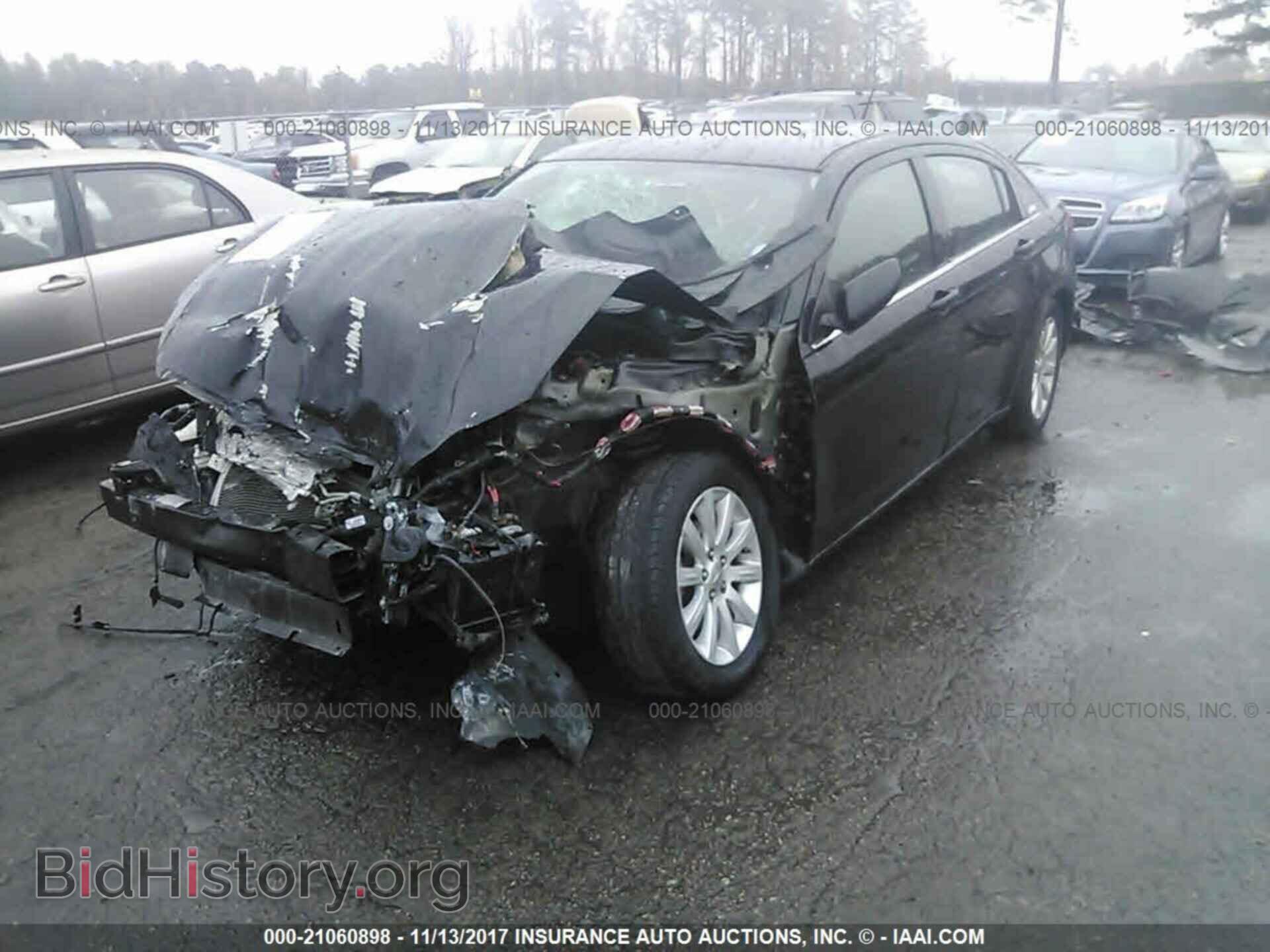 2014 Chrysler 200 - VIN: 1C3CCBBB8EN158941 - Фото 2