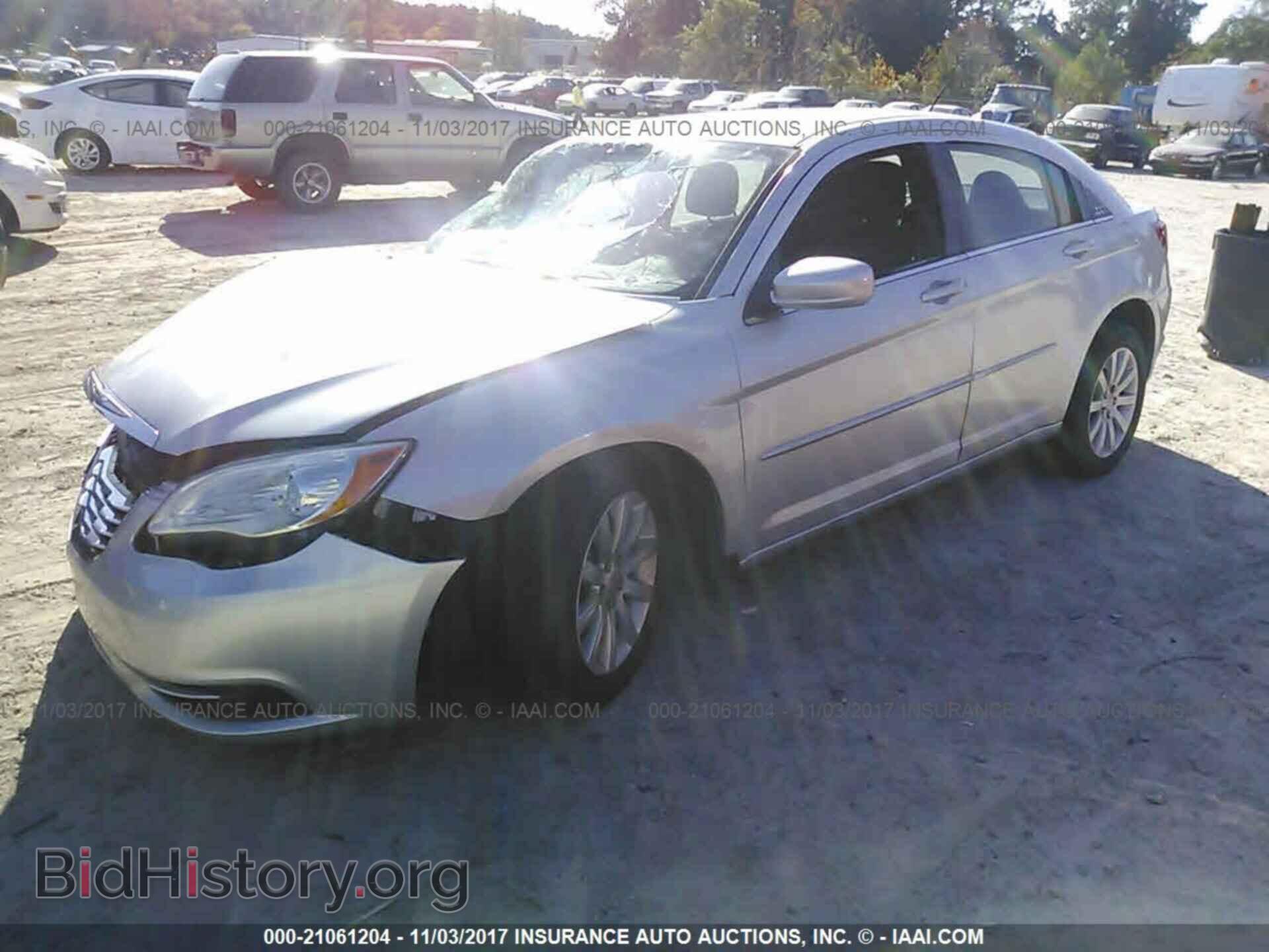 2012 Chrysler 200 - VIN: 1C3CCBBB3CN191228 - Photo 2