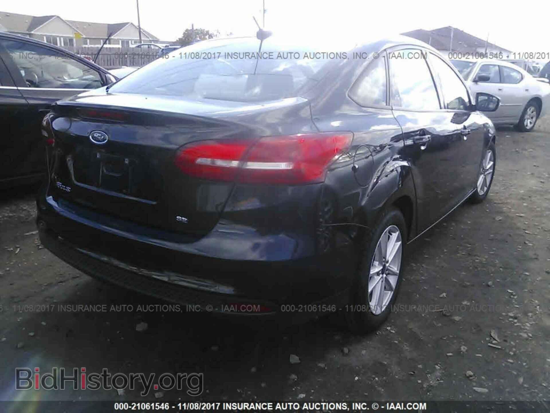 2015 Ford Focus - VIN: 1FADP3F20FL342441 - Photo 4