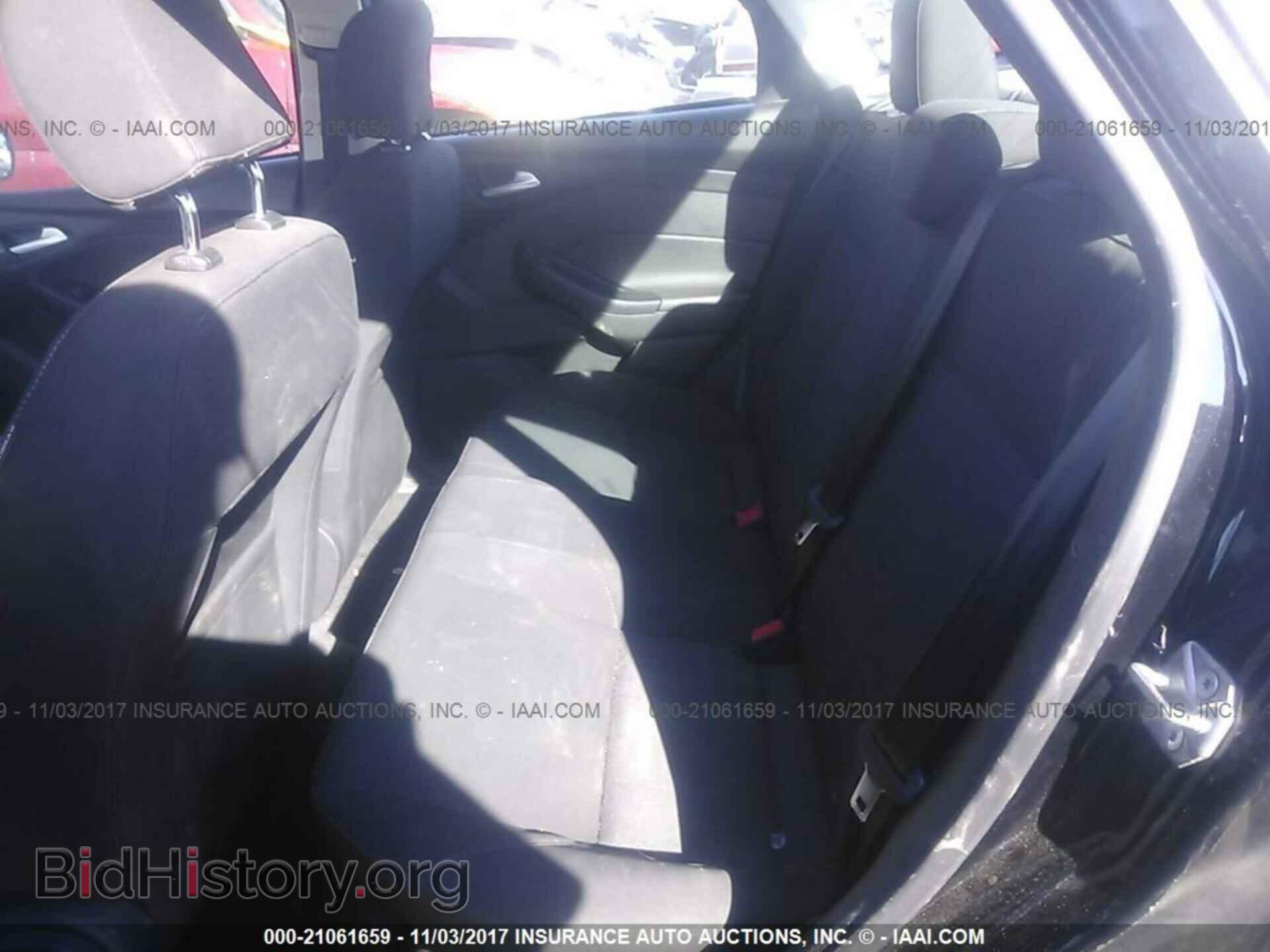 2016 Ford Focus - VIN: 1FADP3F22GL289047 - Photo 8