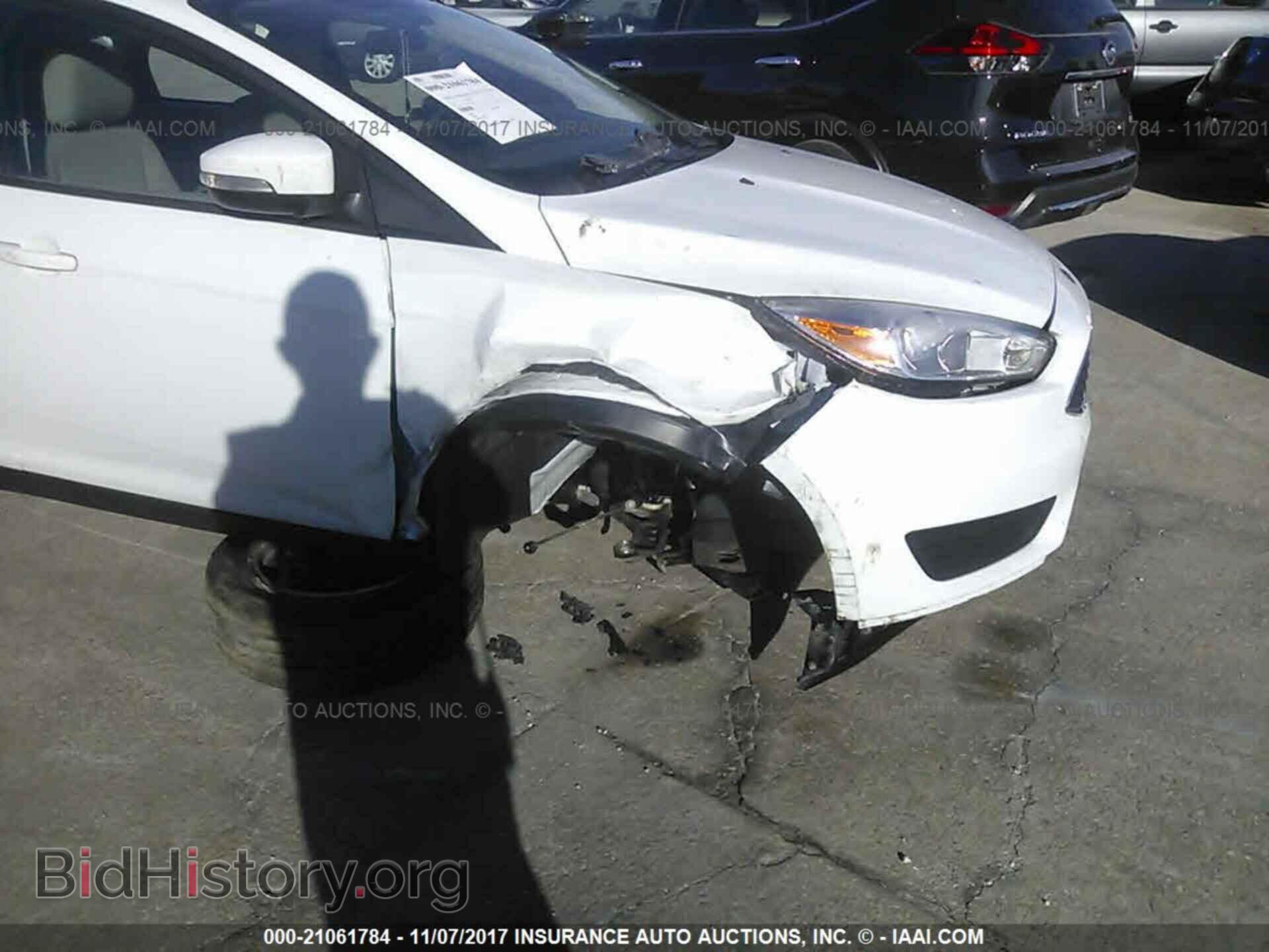 2016 Ford Focus - VIN: 1FADP3K23GL402445 - Photo 6