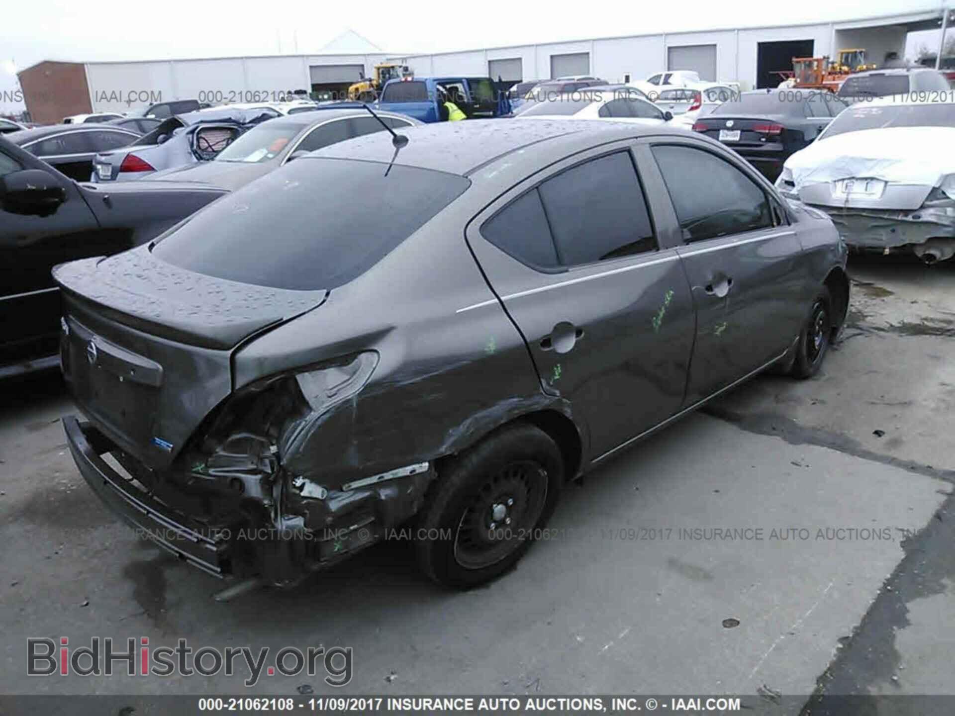 2016 Nissan Versa - VIN: 3N1CN7AP1GL870410 - Photo 4