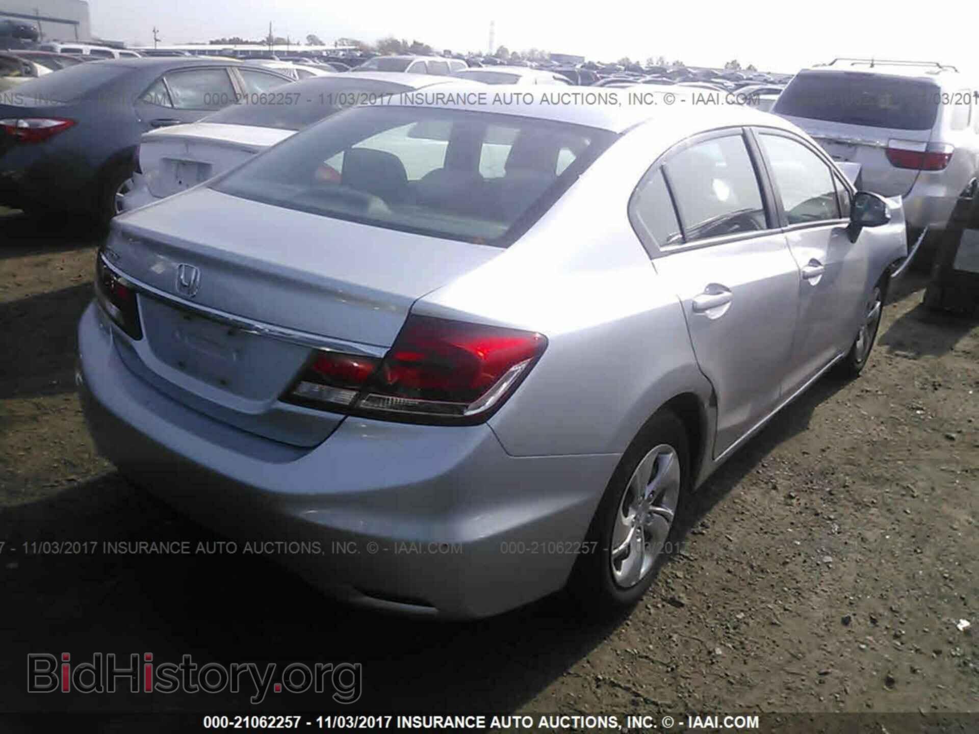 2013 Honda Civic - VIN: 2HGFB2F59DH596327 - Фото 4