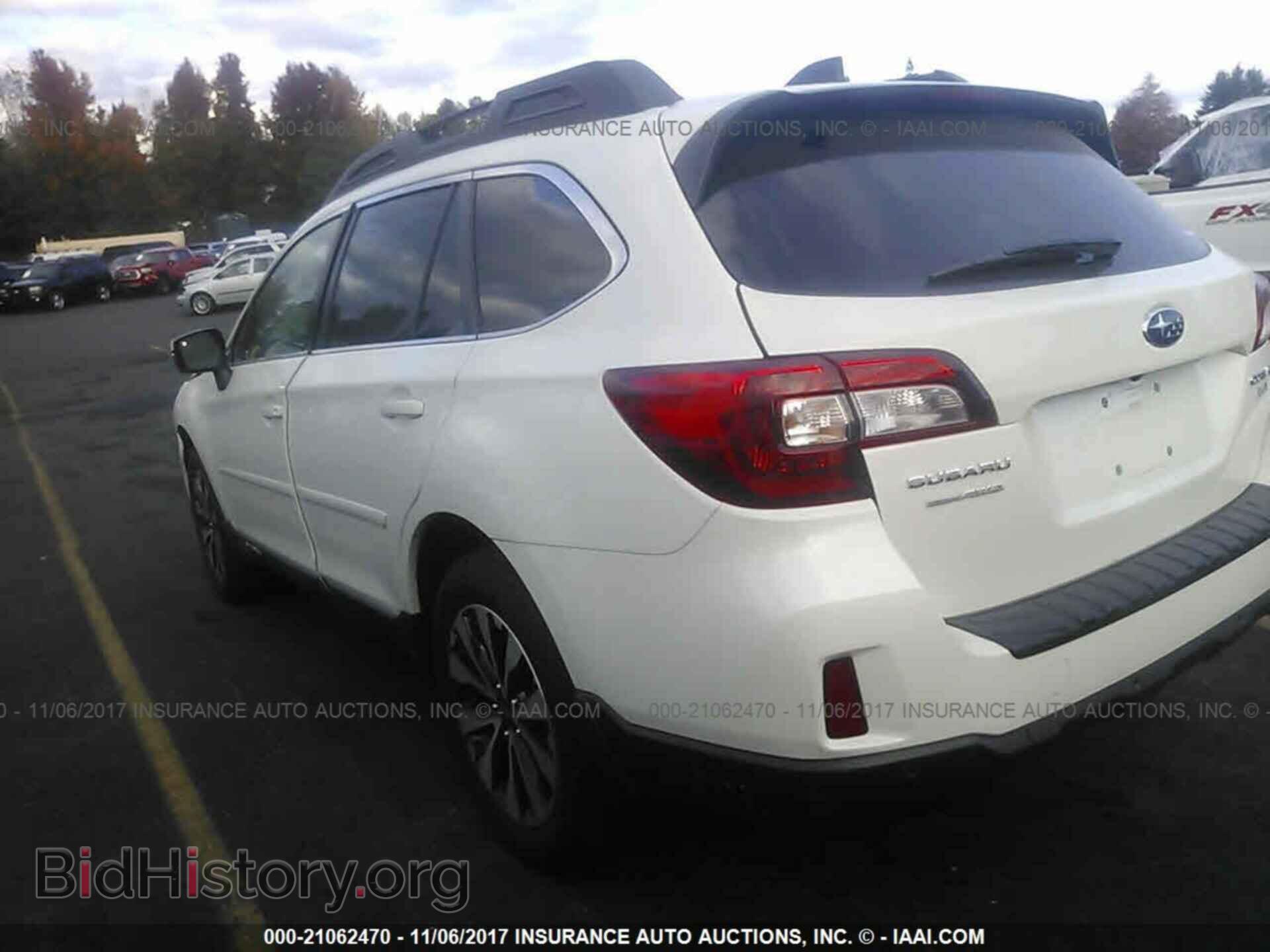 2017 Subaru Outback - VIN: 4S4BSANC8H3204501 - Фото 3