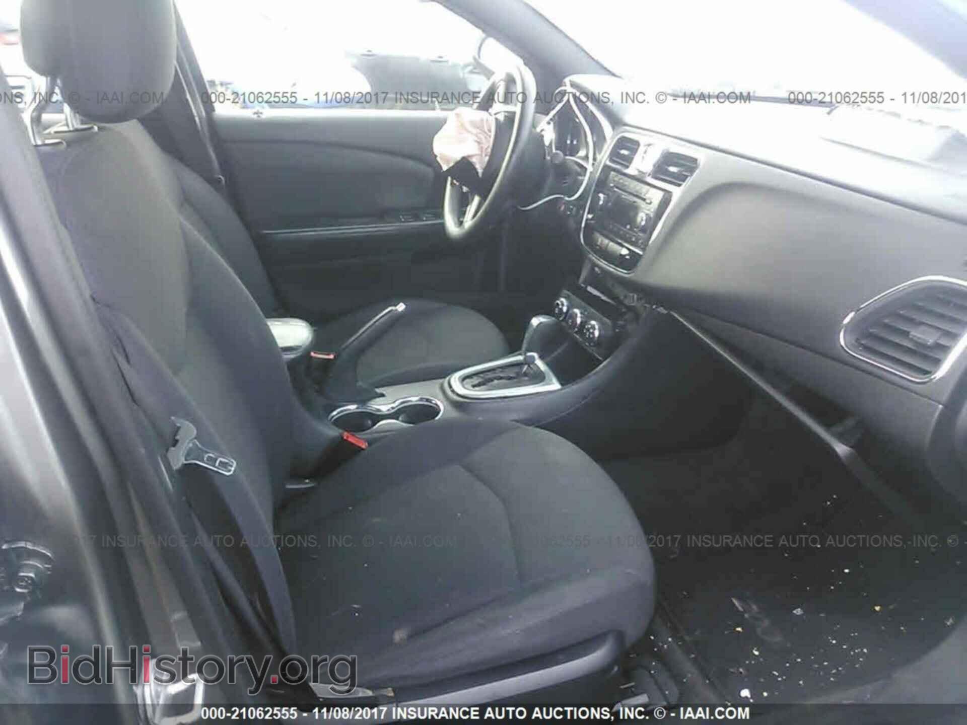 2012 Chrysler 200 - VIN: 1C3CCBAB0CN321189 - Photo 5