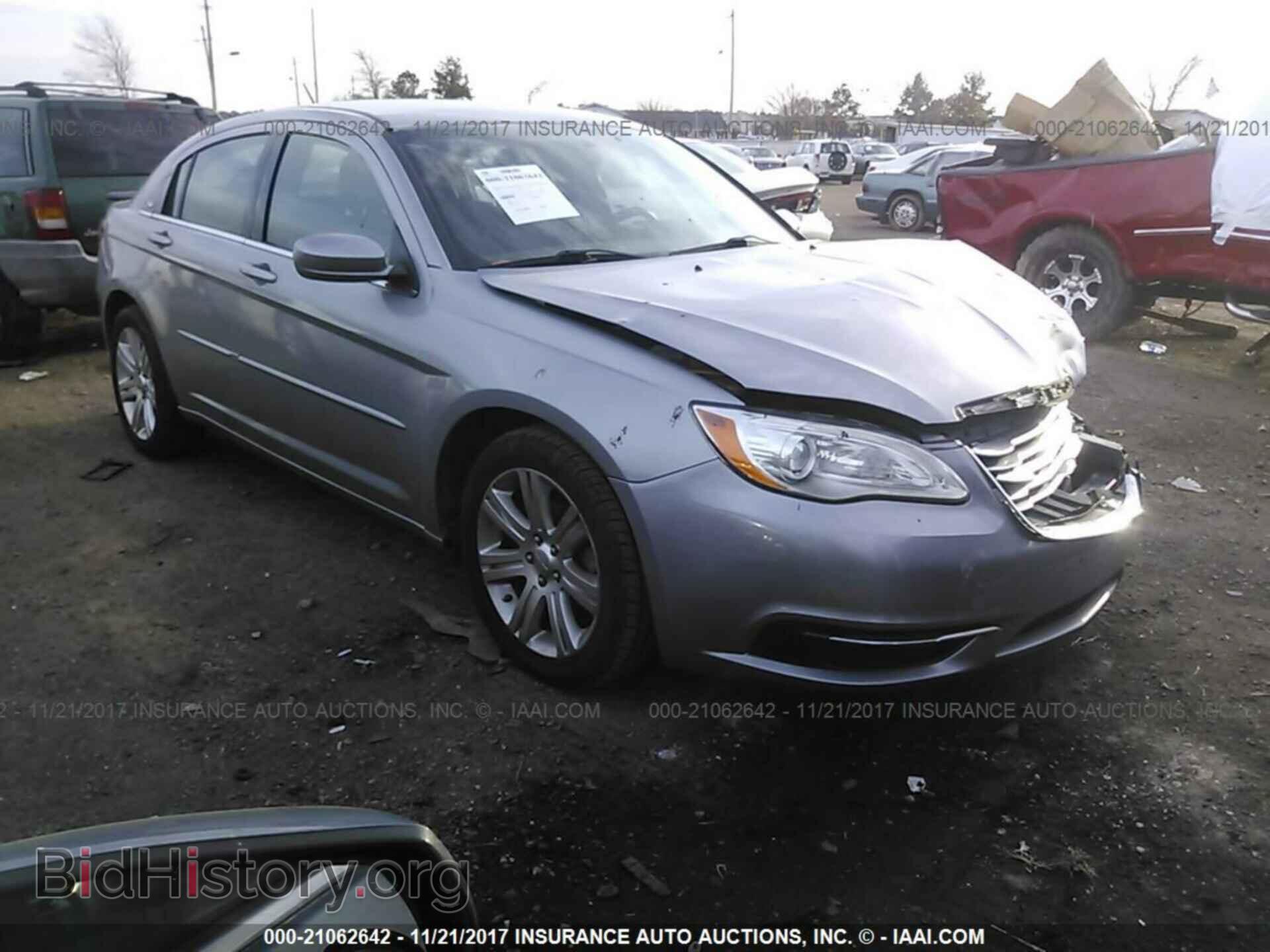 Photo 1C3CCBBBXDN714682 - Chrysler 200 2013