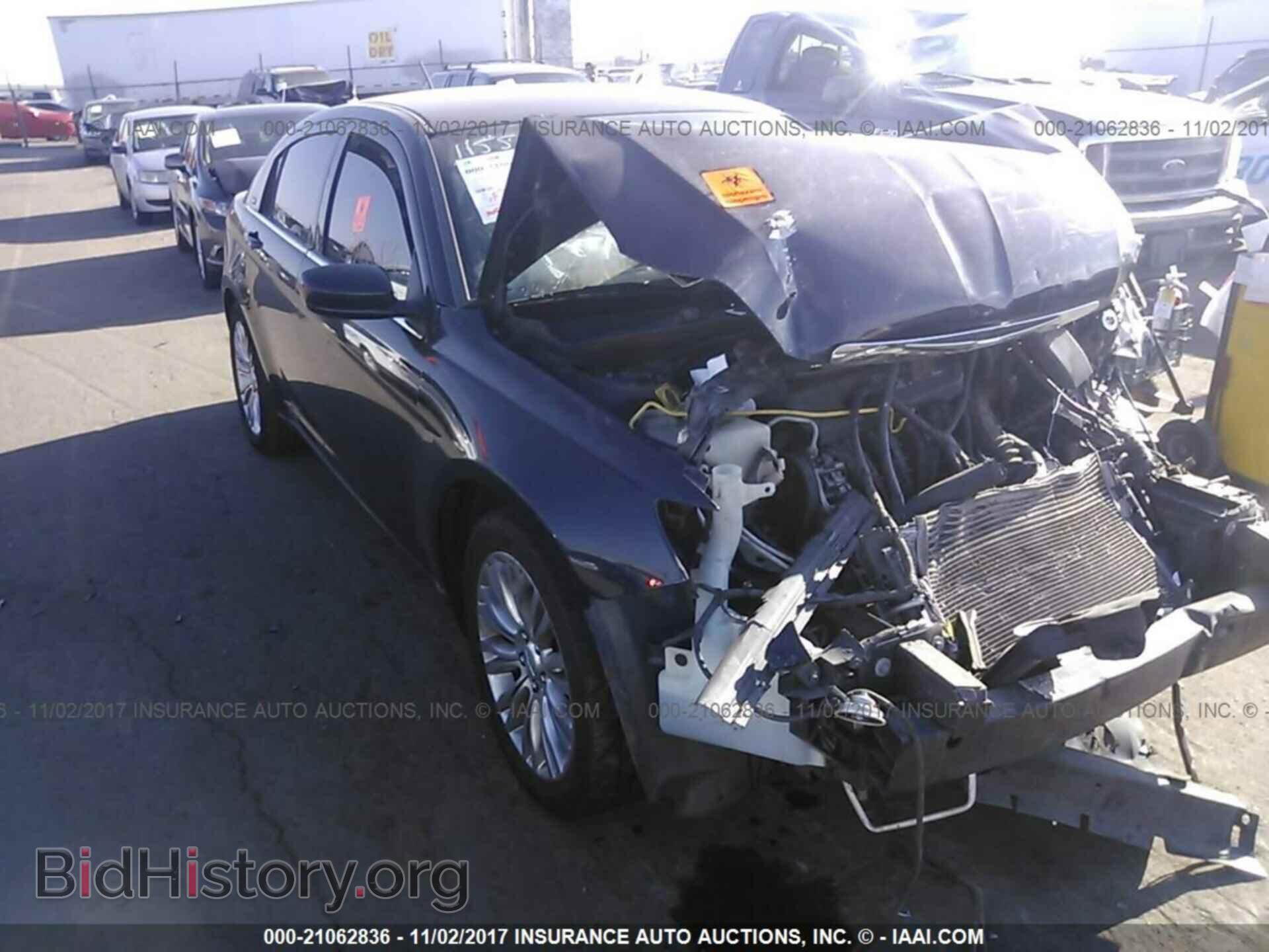 Фотография 1C3CCBAB0CN256621 - Chrysler 200 2012