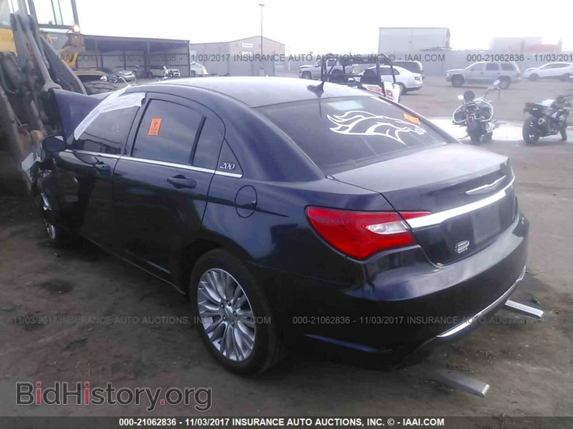 2012 Chrysler 200 - VIN: 1C3CCBAB0CN256621 - Photo 3