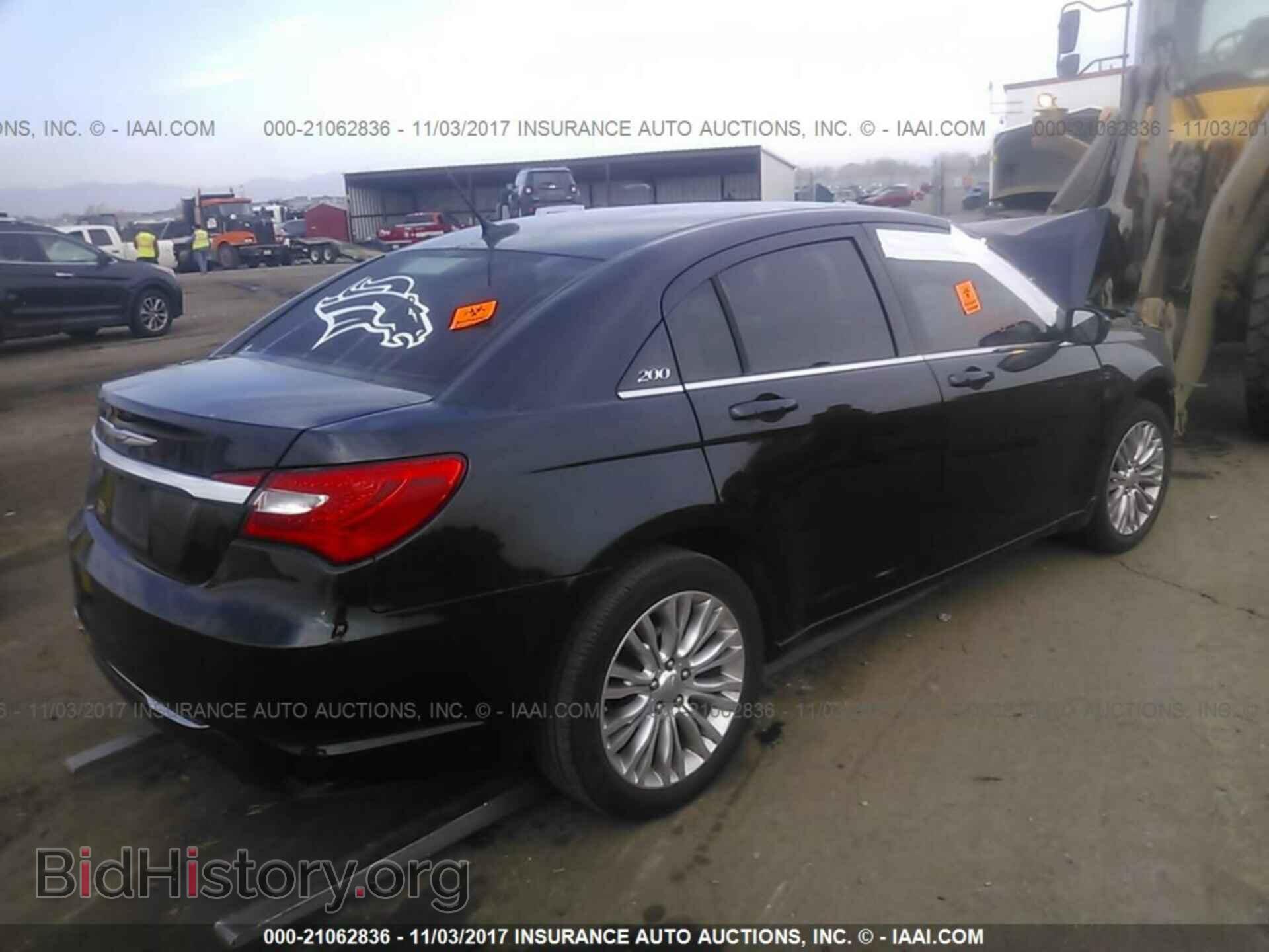 2012 Chrysler 200 - VIN: 1C3CCBAB0CN256621 - Photo 4
