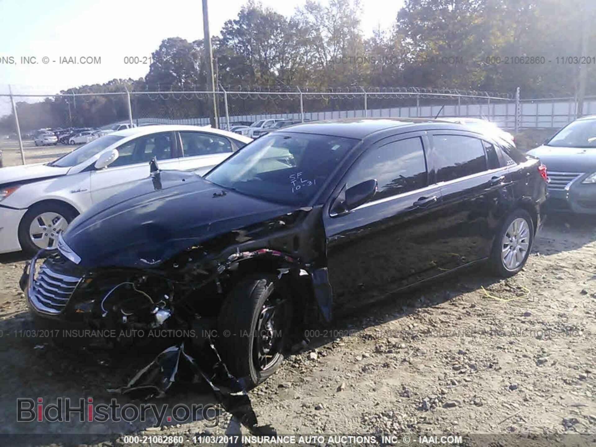 2014 Chrysler 200 - VIN: 1C3CCBAB5EN170739 - Фото 2