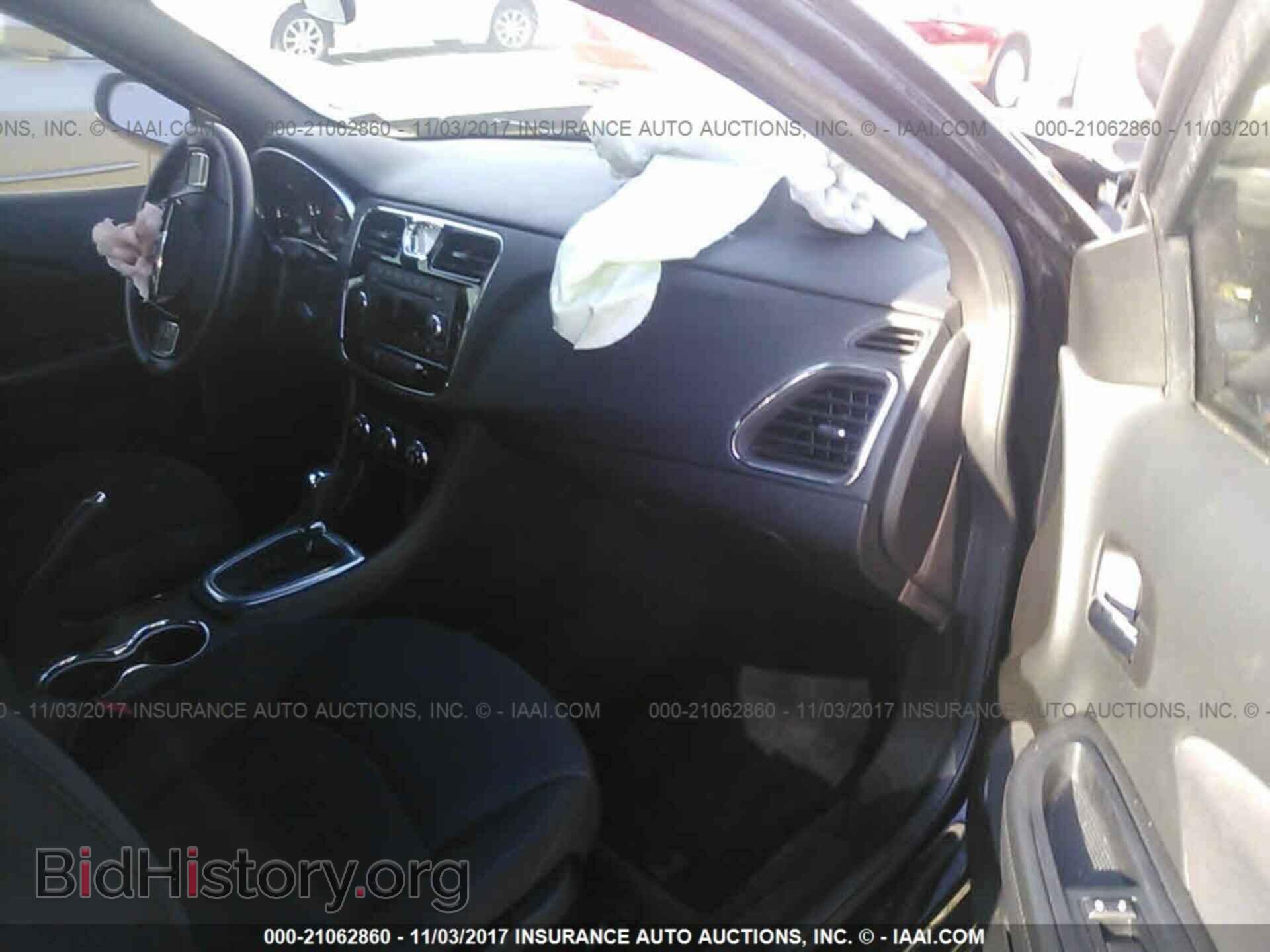 2014 Chrysler 200 - VIN: 1C3CCBAB5EN170739 - Фото 5