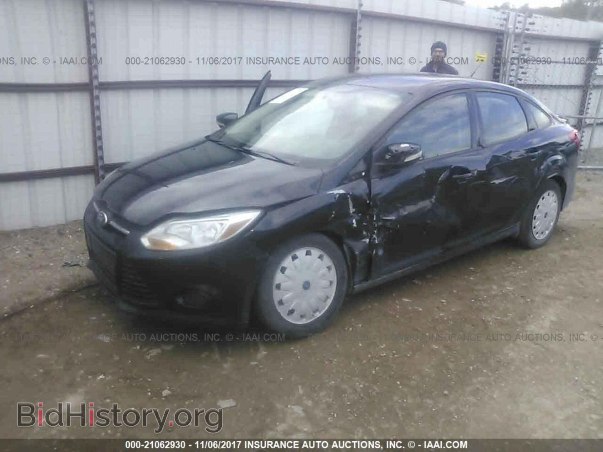 2014 Ford Focus - VIN: 1FADP3F29EL379602 - Photo 2