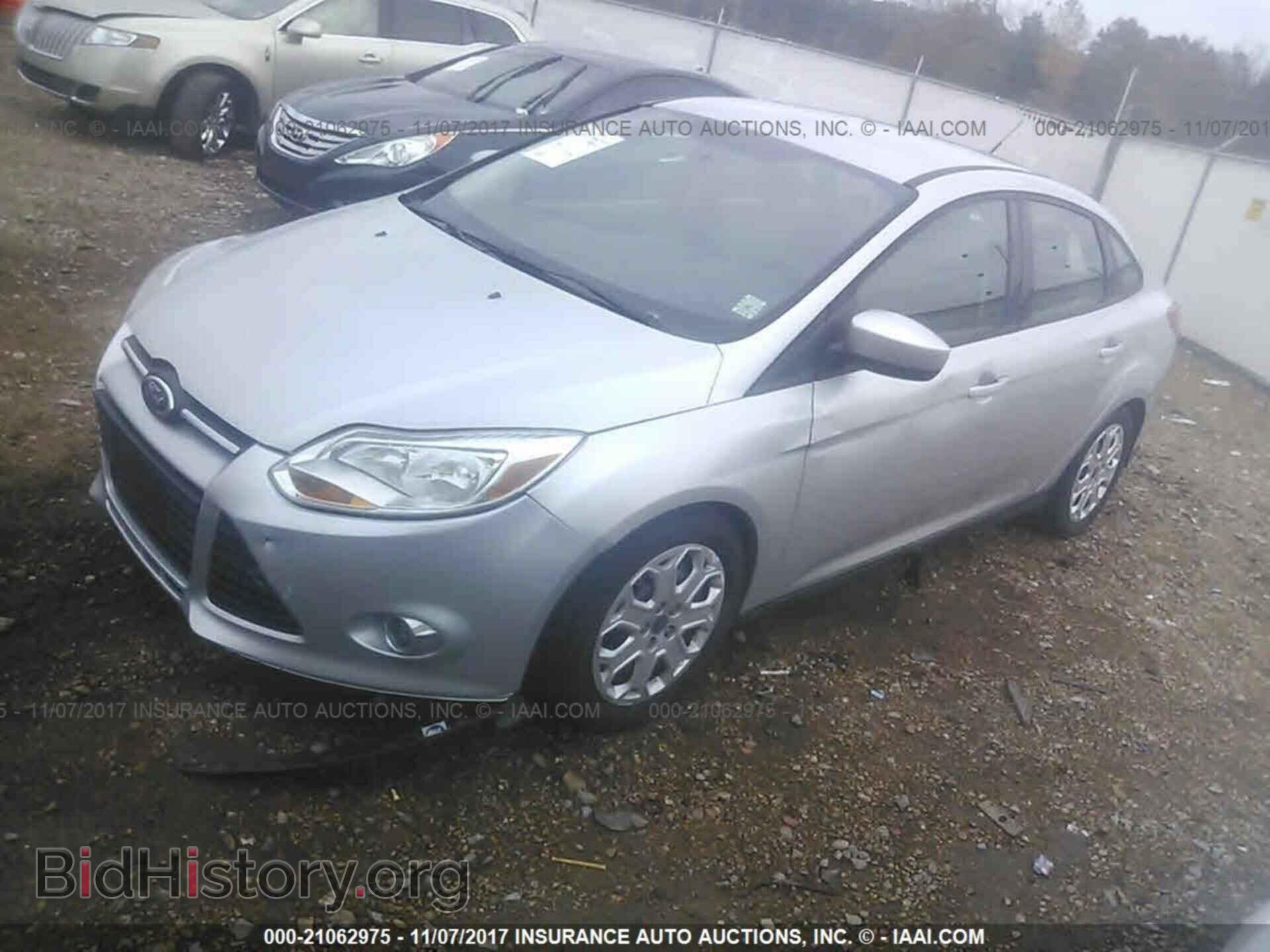 2012 Ford Focus - VIN: 1FAHP3F2XCL341634 - Photo 2