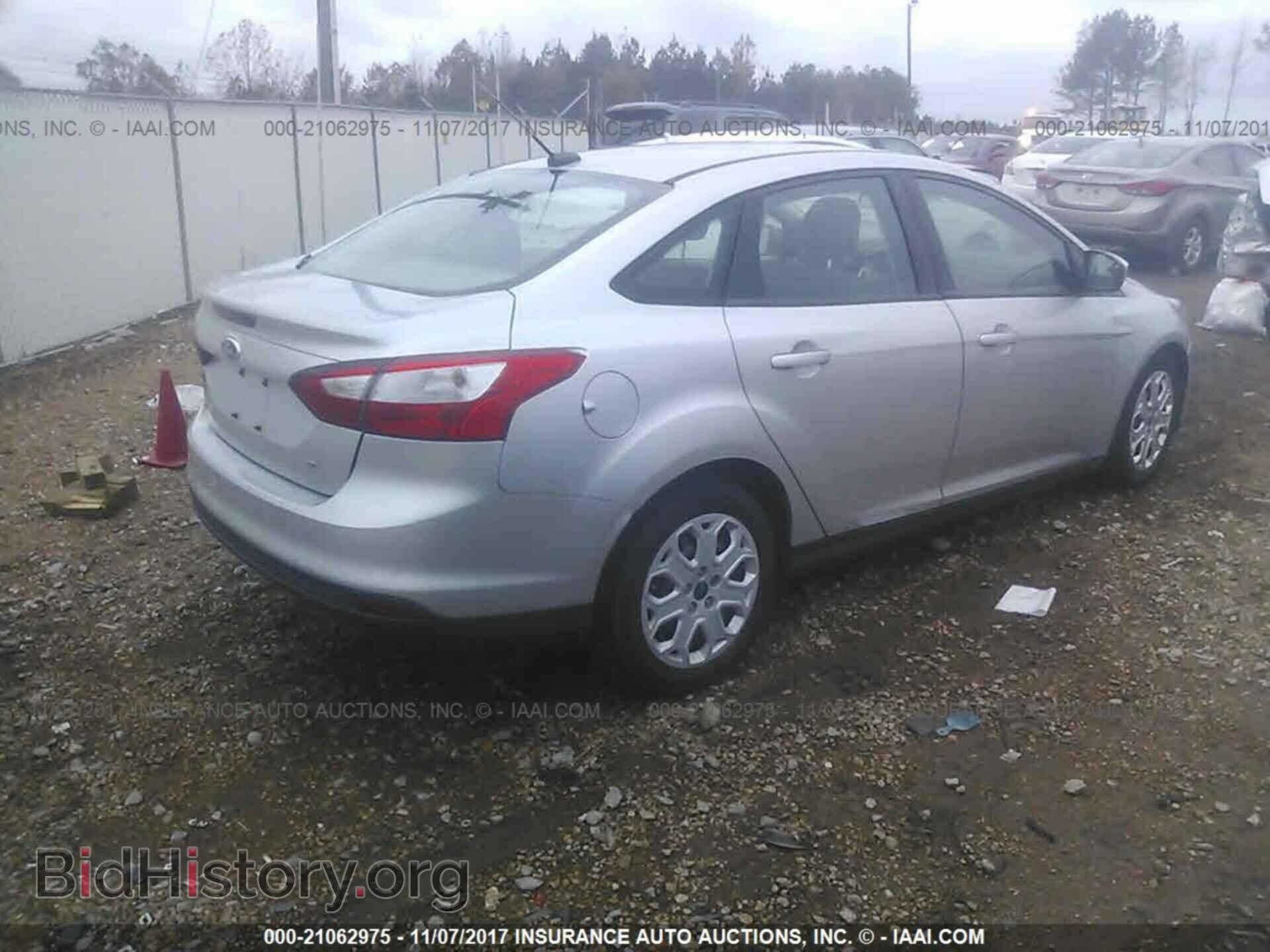 2012 Ford Focus - VIN: 1FAHP3F2XCL341634 - Photo 4