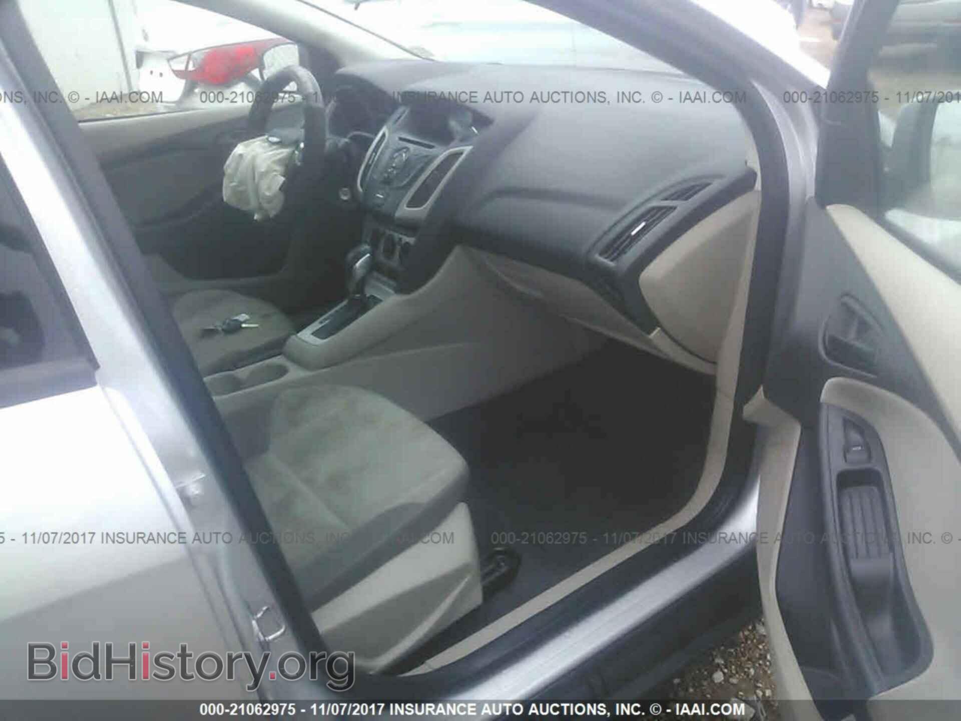 2012 Ford Focus - VIN: 1FAHP3F2XCL341634 - Photo 5