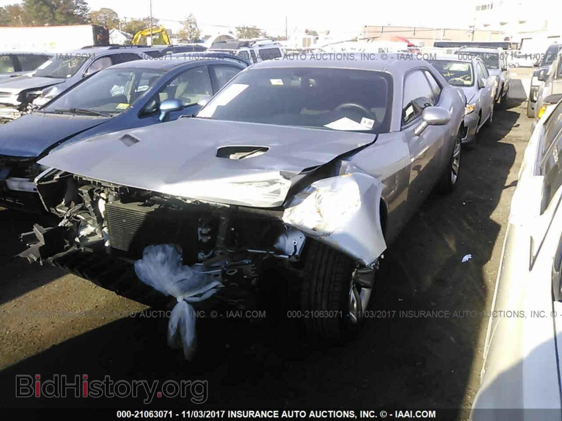 2015 Dodge Challenger - VIN: 2C3CDZAG1FH770301 - Photo 2