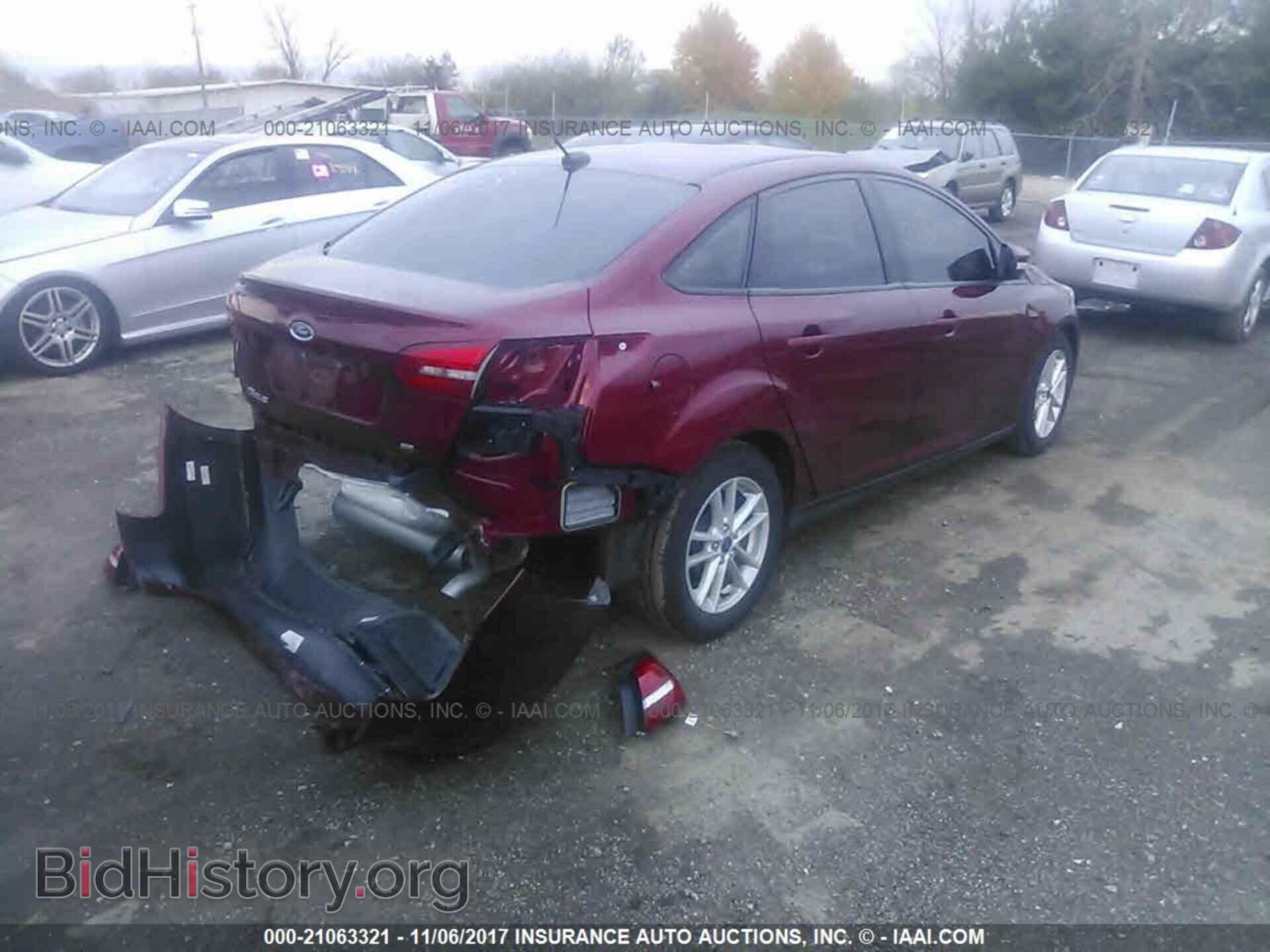 2017 Ford Focus - VIN: 1FADP3F23HL203813 - Photo 4