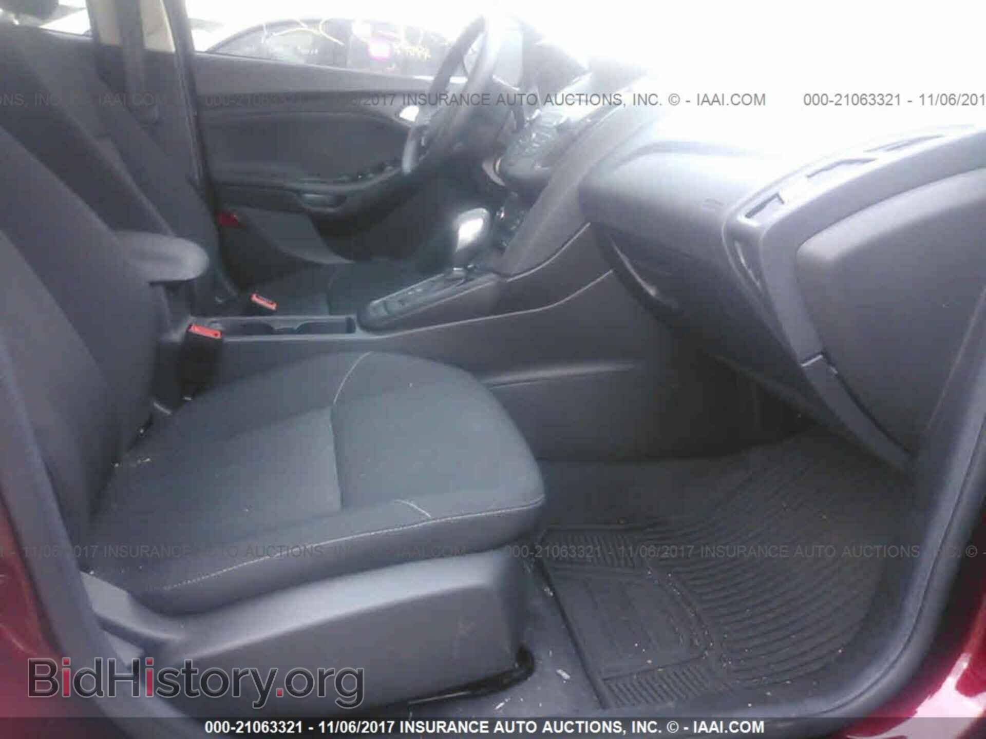 2017 Ford Focus - VIN: 1FADP3F23HL203813 - Photo 5