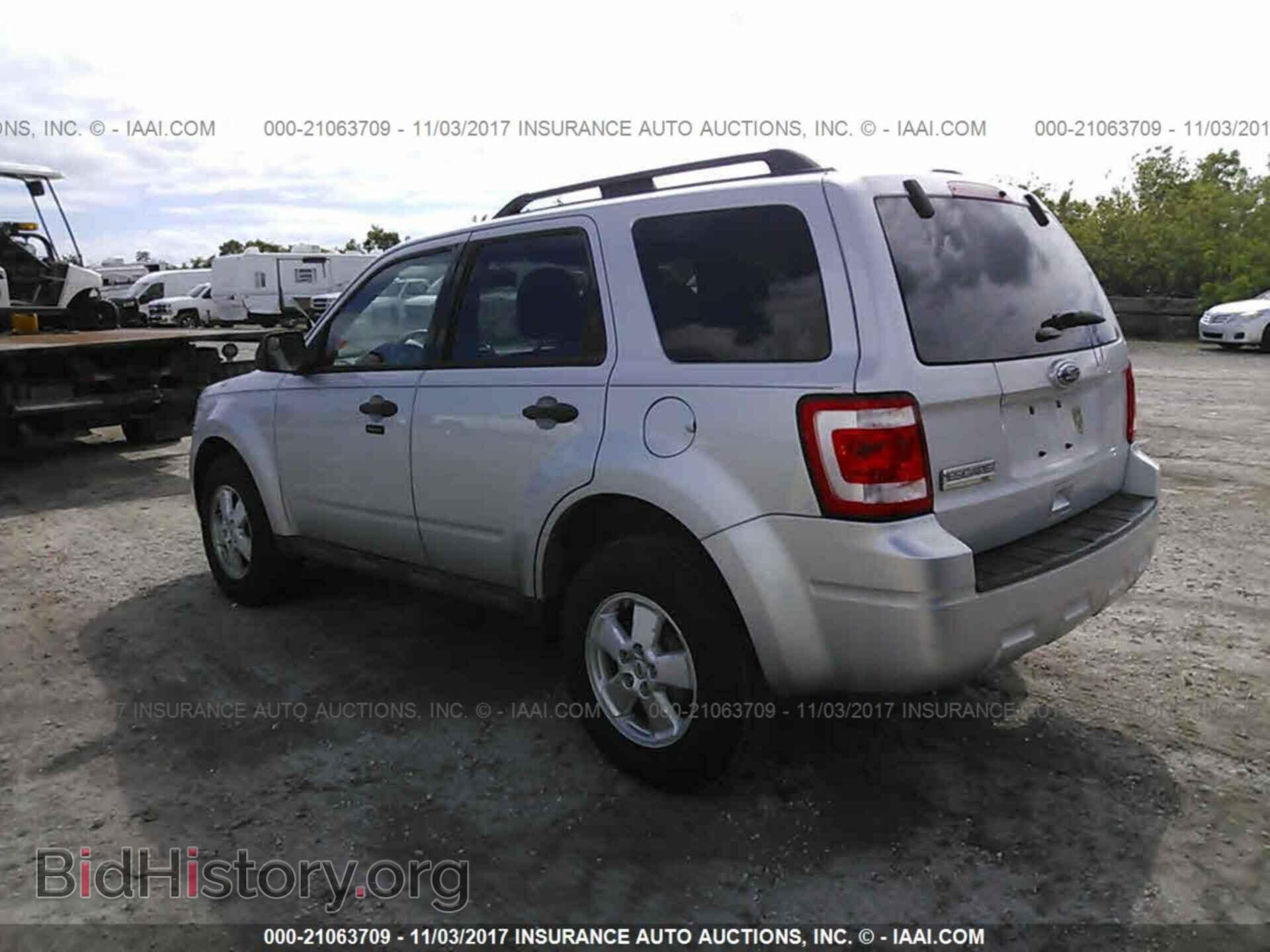 2011 Ford Escape - VIN: 1FMCU0D72BKA79067 - Photo 3