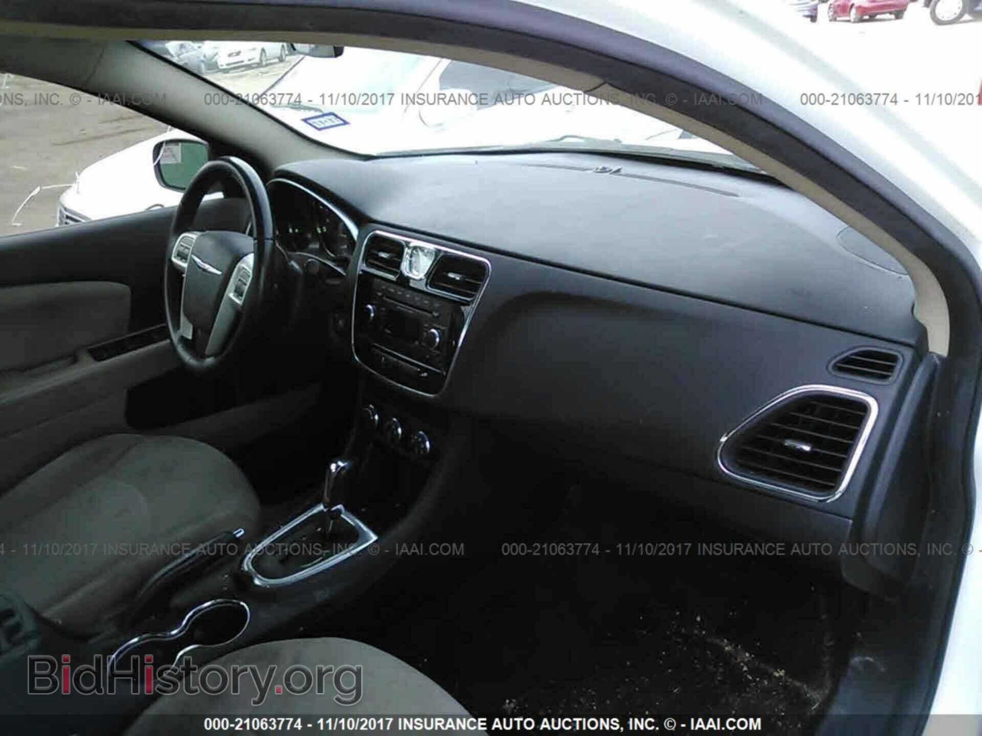 2014 Chrysler 200 - VIN: 1C3CCBBG4EN105536 - Photo 5