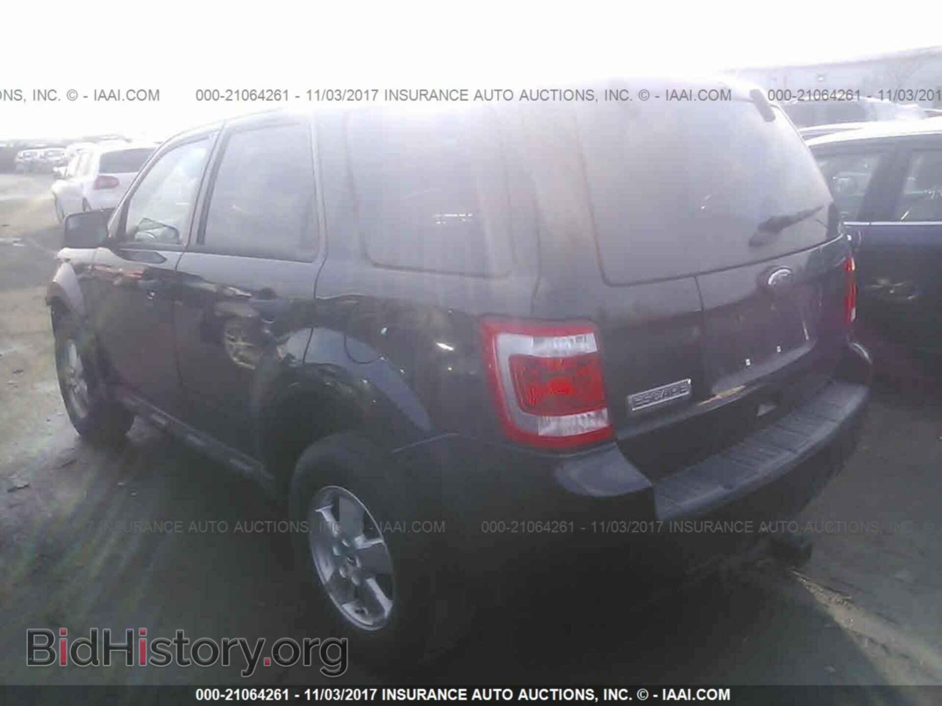 2011 Ford Escape - VIN: 1FMCU0D71BKC40895 - Photo 3