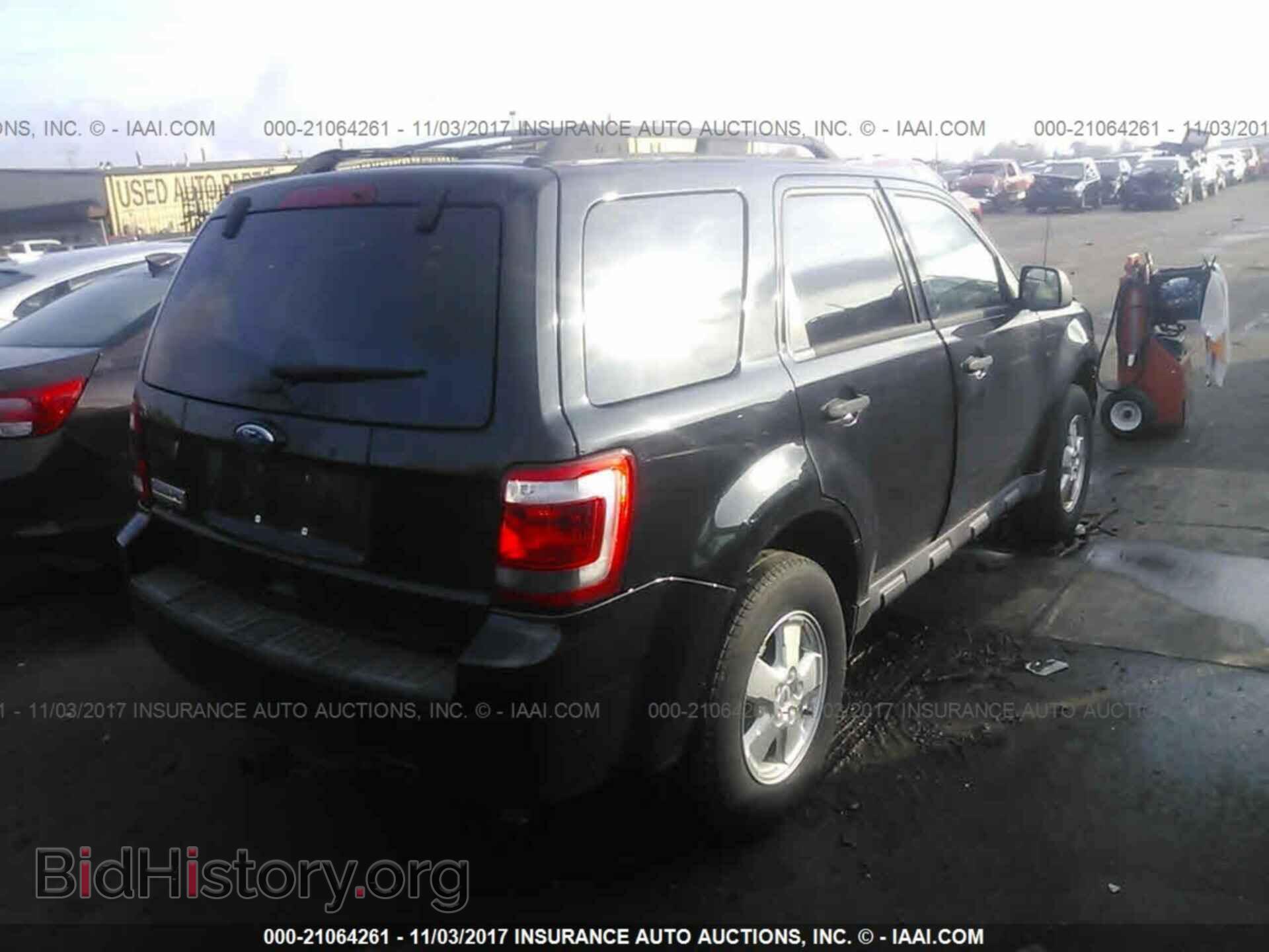 2011 Ford Escape - VIN: 1FMCU0D71BKC40895 - Photo 4