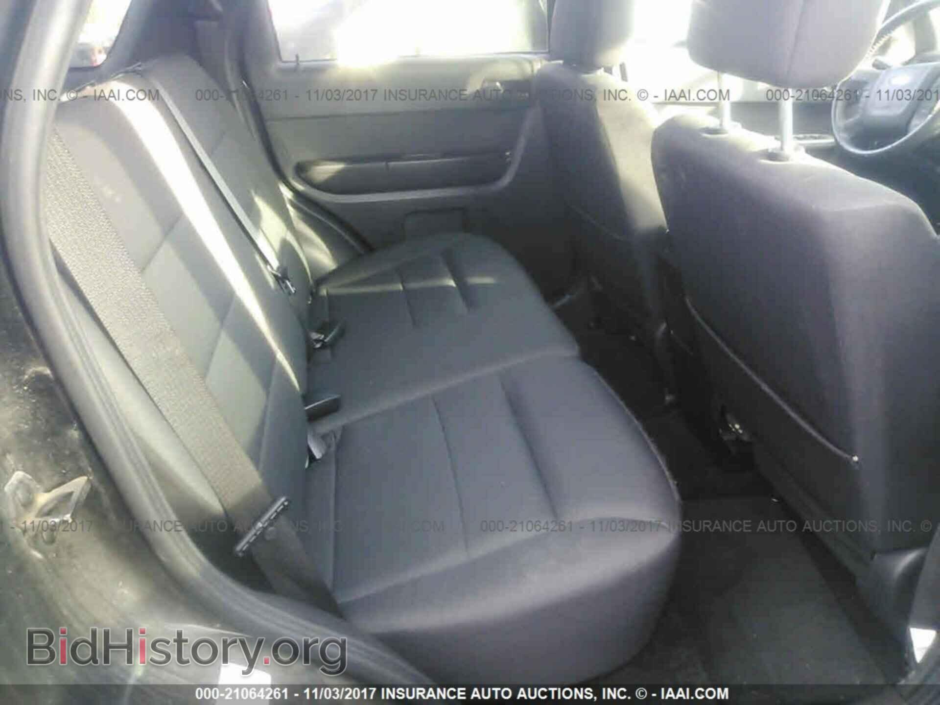 2011 Ford Escape - VIN: 1FMCU0D71BKC40895 - Photo 8