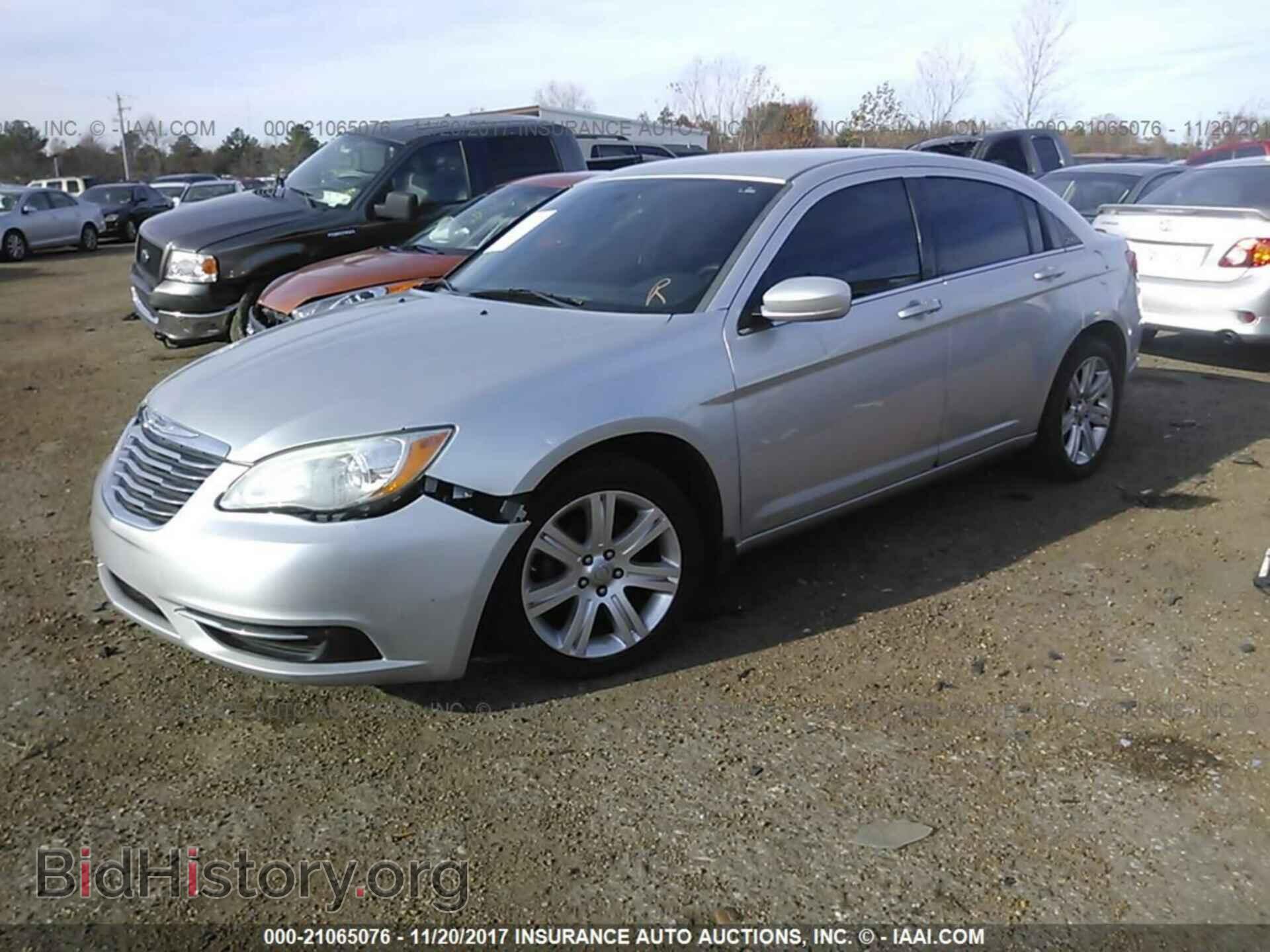 2012 Chrysler 200 - VIN: 1C3CCBAB9CN179778 - Фото 2