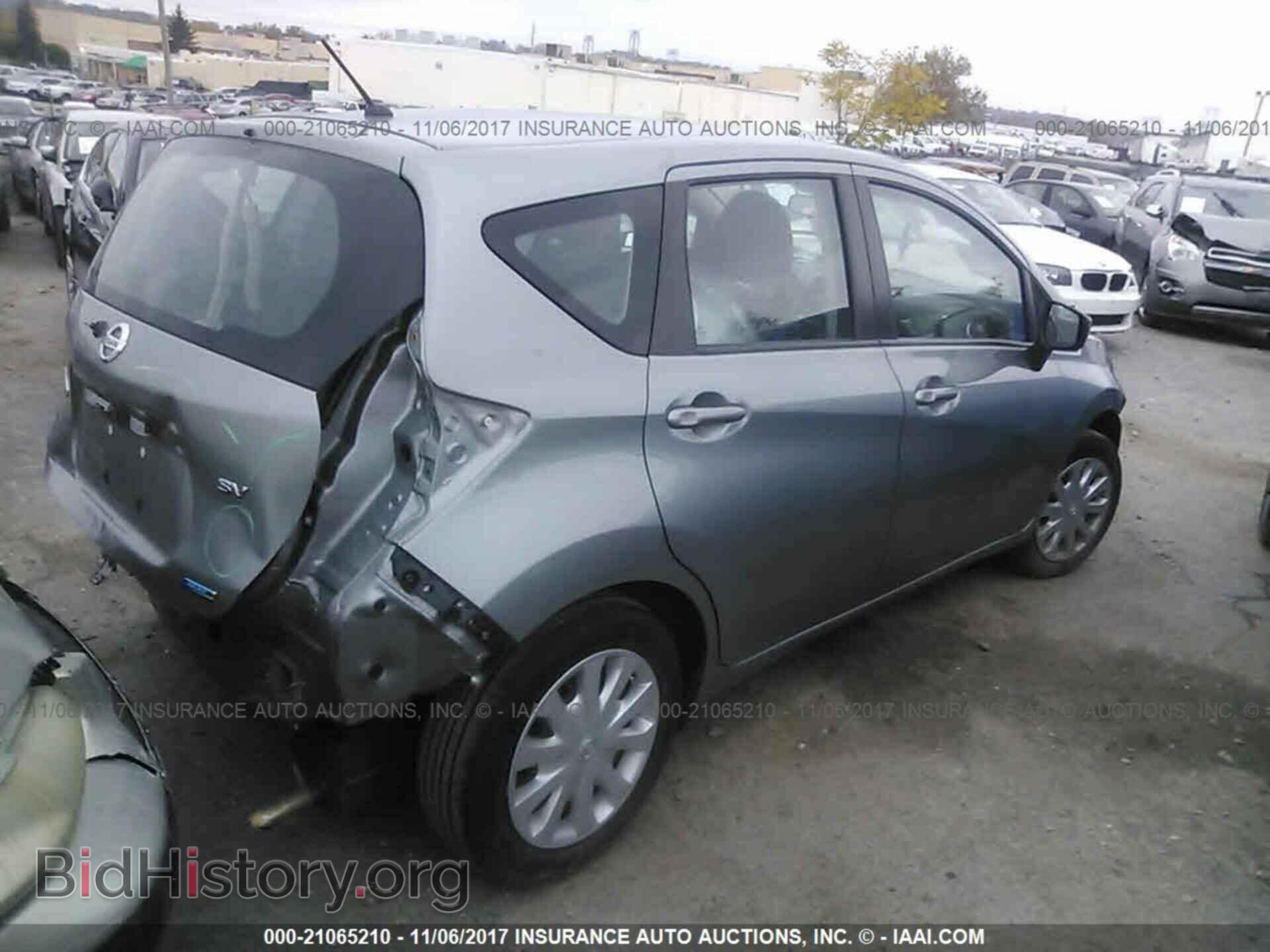 2015 Nissan Versa note - VIN: 3N1CE2CP3FL425407 - Photo 4