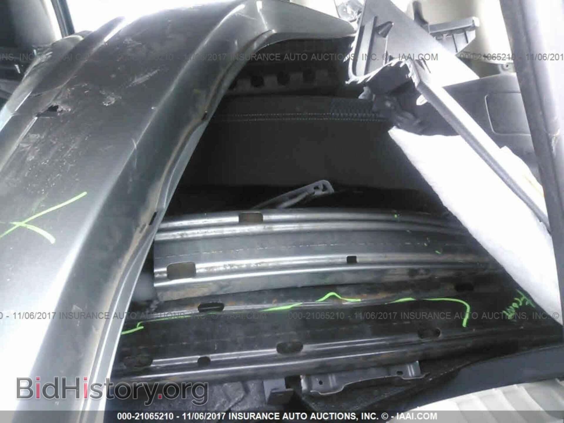 2015 Nissan Versa note - VIN: 3N1CE2CP3FL425407 - Photo 8