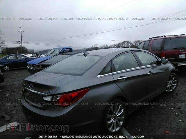 2012 Hyundai Sonata - VIN: 5NPEC4AB2CH397710 - Photo 4