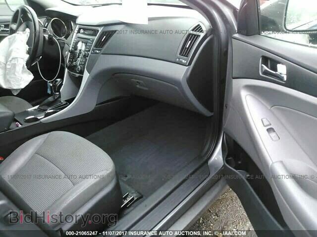 2012 Hyundai Sonata - VIN: 5NPEC4AB2CH397710 - Photo 5