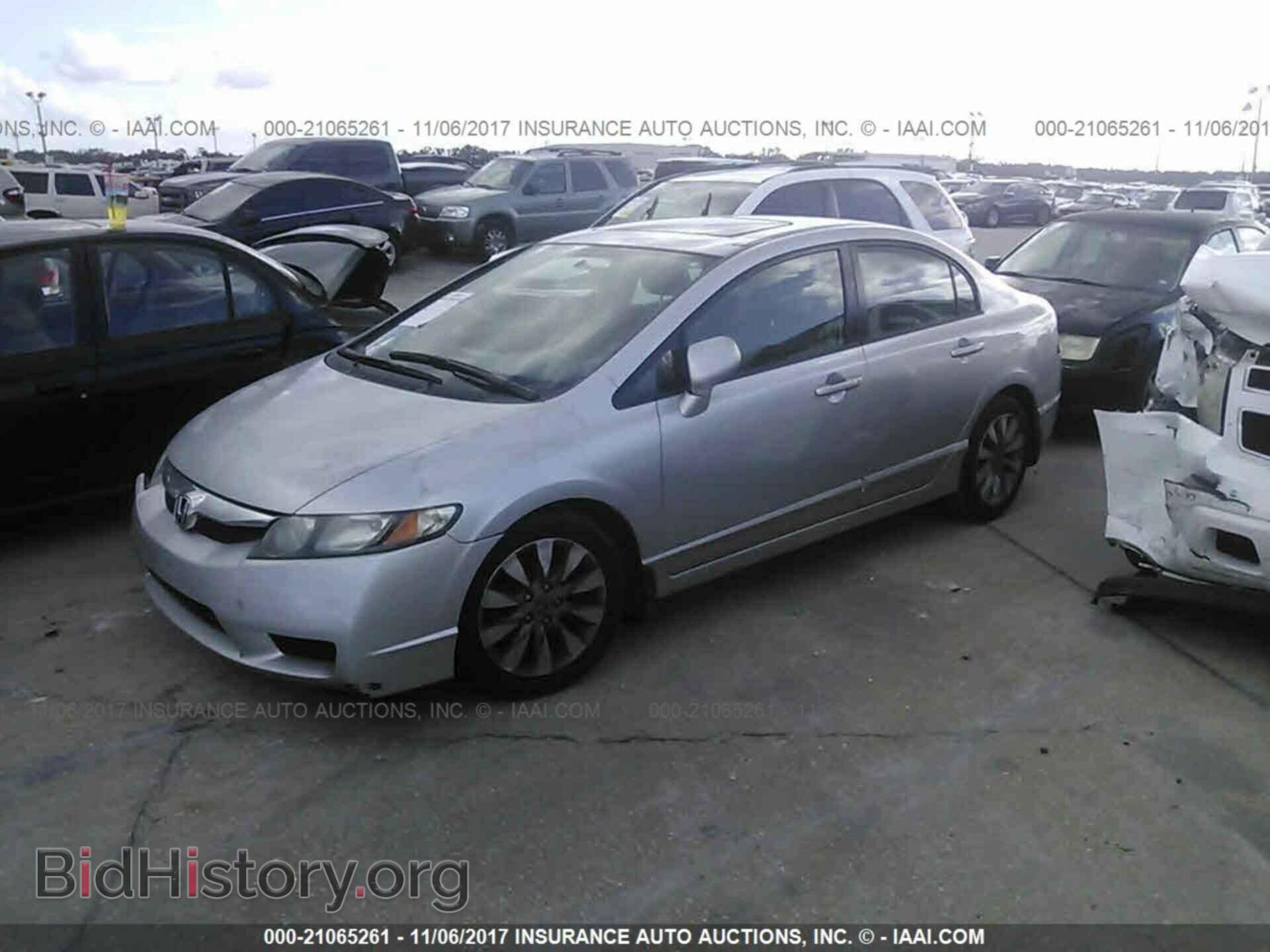 2011 Honda CIVIC (VIN 2HGFA1F99BH522810) — фото 2 из 10
