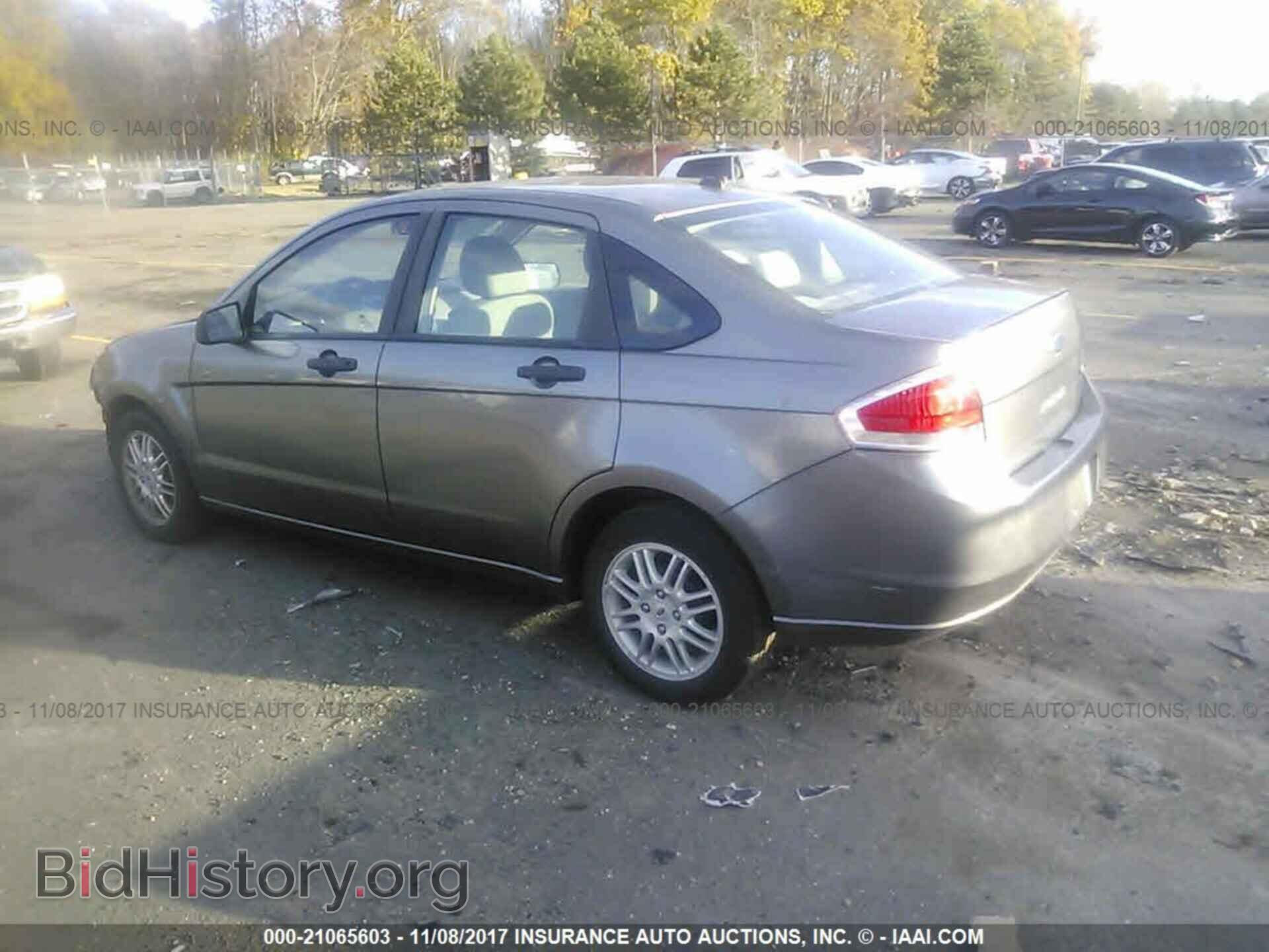 2011 Ford Focus - VIN: 1FAHP3FN1BW156671 - Фото 3