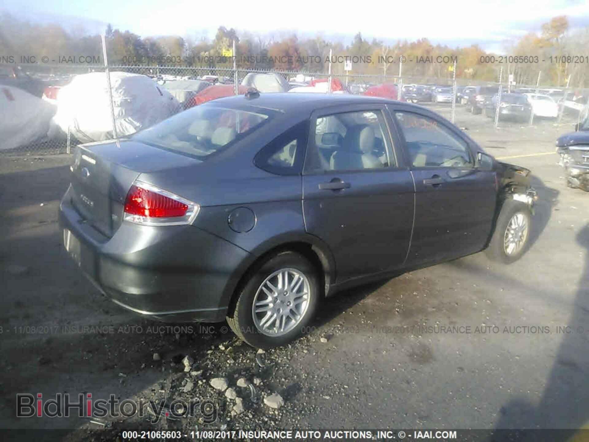 2011 Ford Focus - VIN: 1FAHP3FN1BW156671 - Фото 4