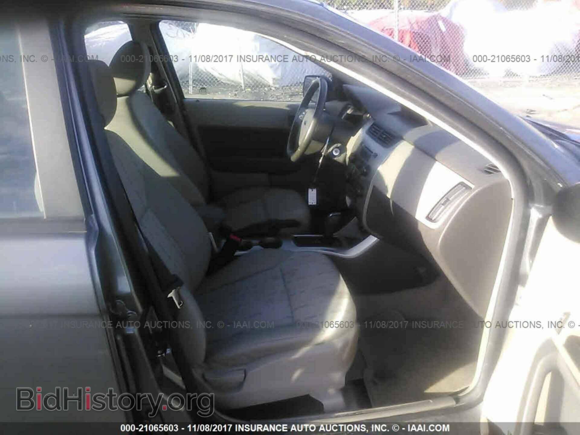 2011 Ford Focus - VIN: 1FAHP3FN1BW156671 - Фото 5