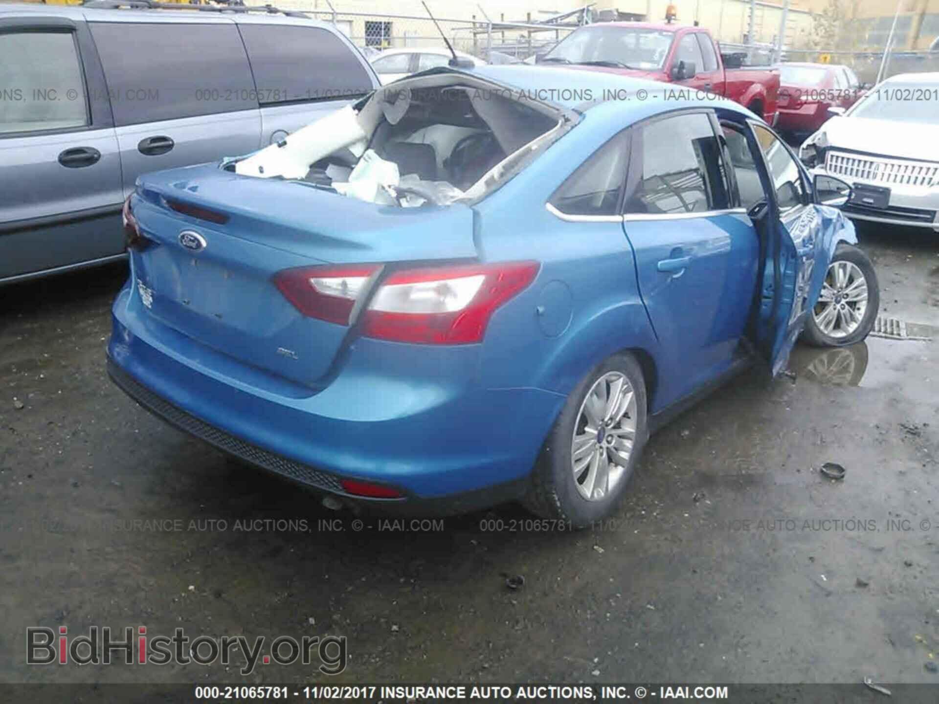 2012 Ford Focus - VIN: 1FAHP3H26CL417105 - Photo 4