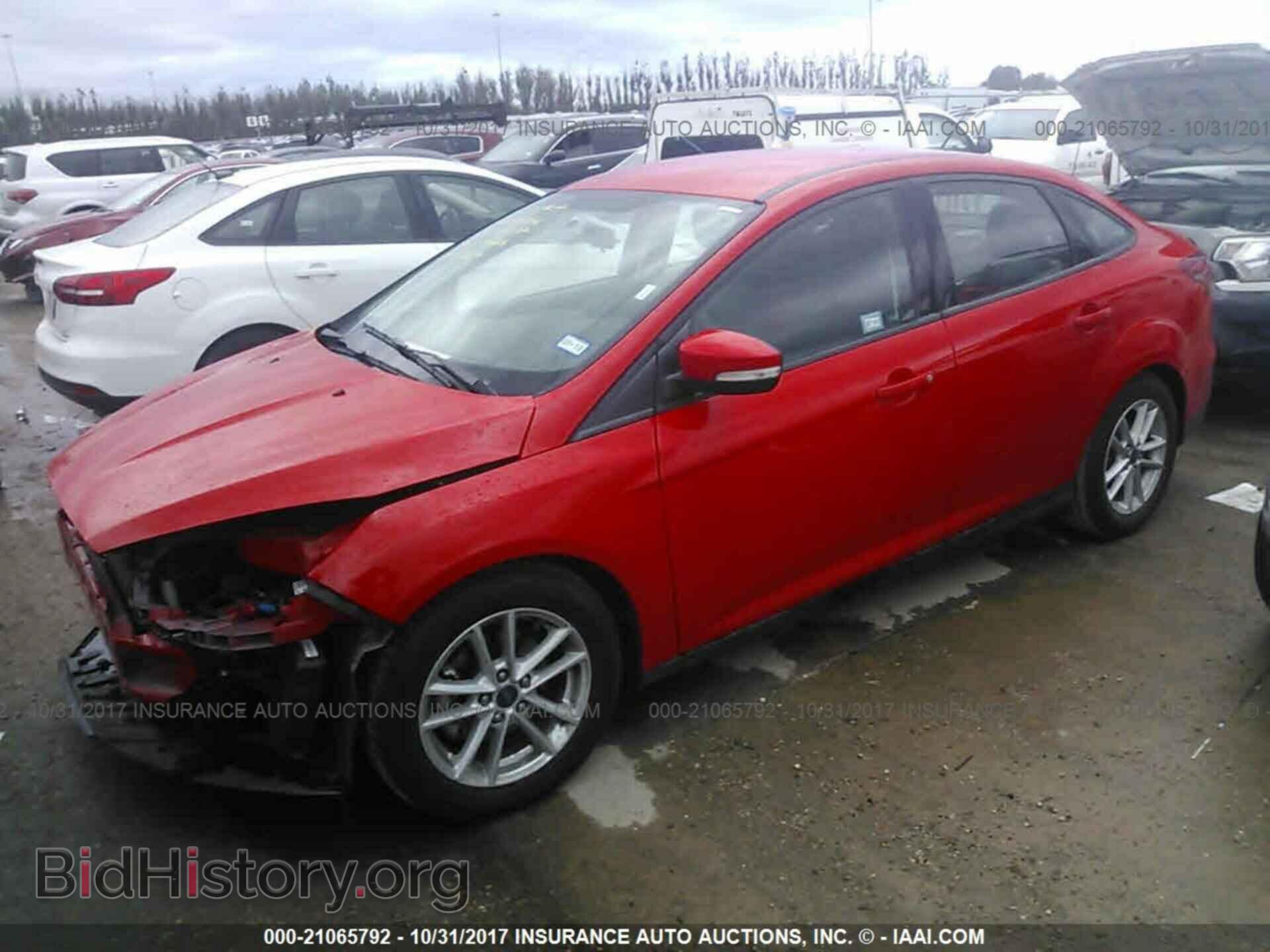2016 Ford Focus - VIN: 1FADP3F25GL339228 - Photo 2