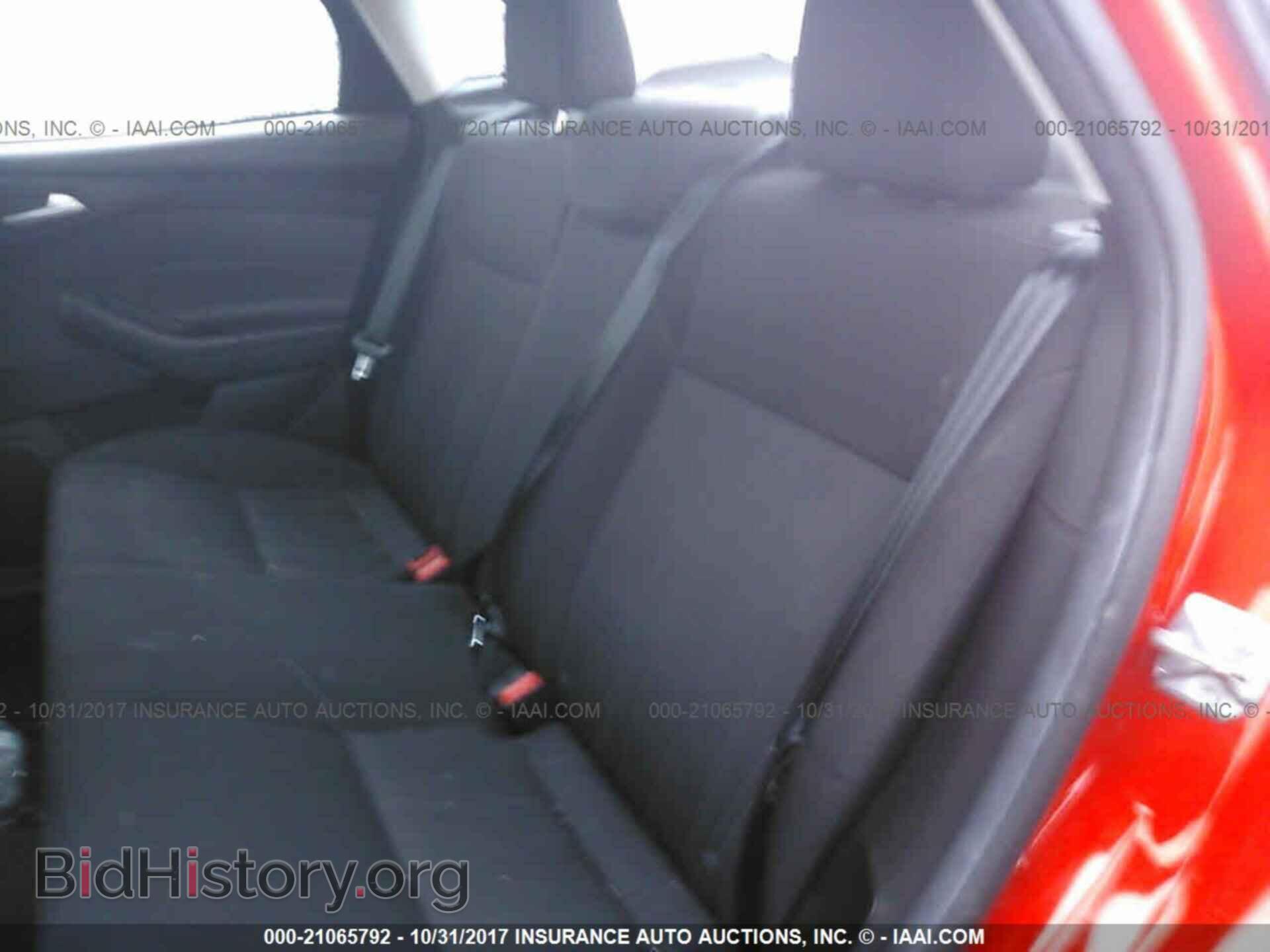 2016 Ford Focus - VIN: 1FADP3F25GL339228 - Photo 8