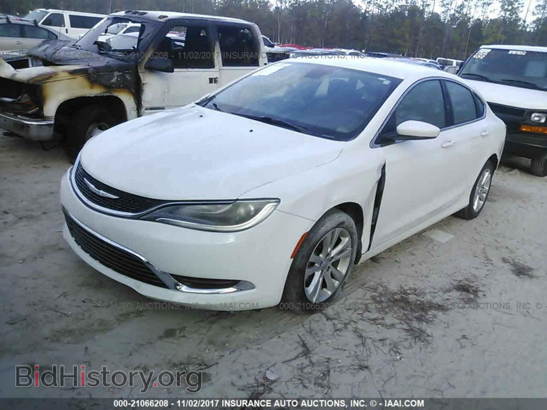 2015 Chrysler 200 - VIN: 1C3CCCAB6FN754963 - Photo 2