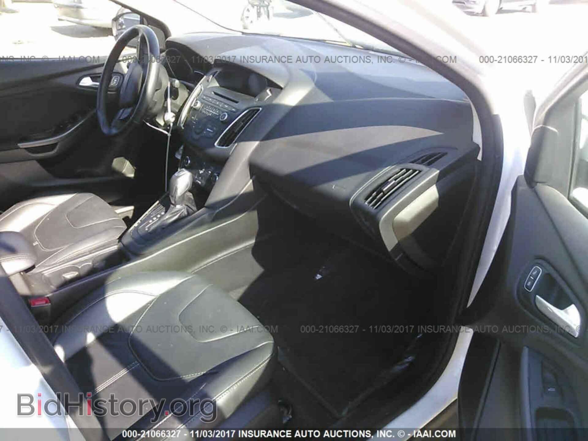 2016 Ford Focus - VIN: 1FADP3F21GL295261 - Photo 5
