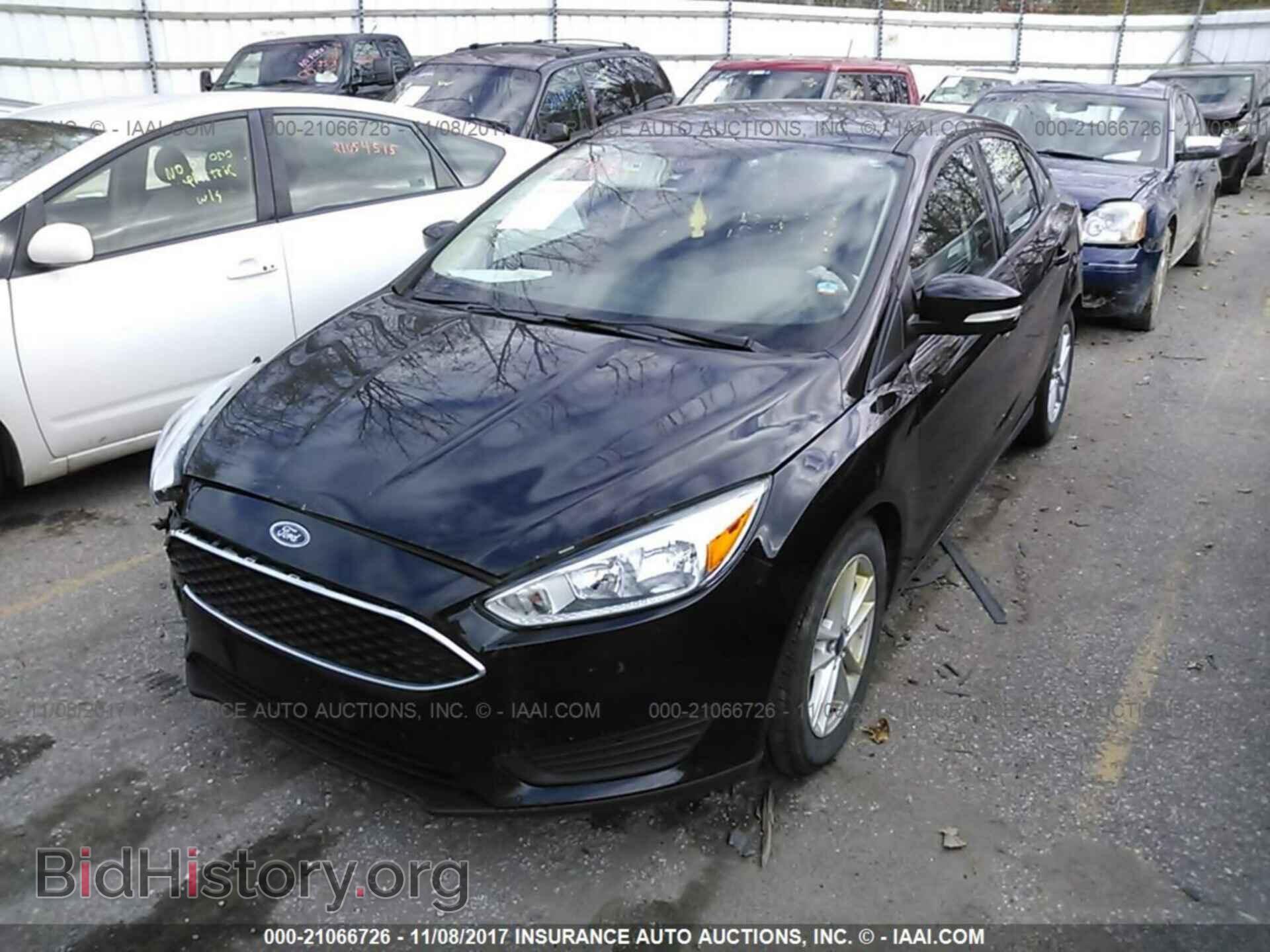 2016 Ford Focus - VIN: 1FADP3F23GL229696 - Фото 2