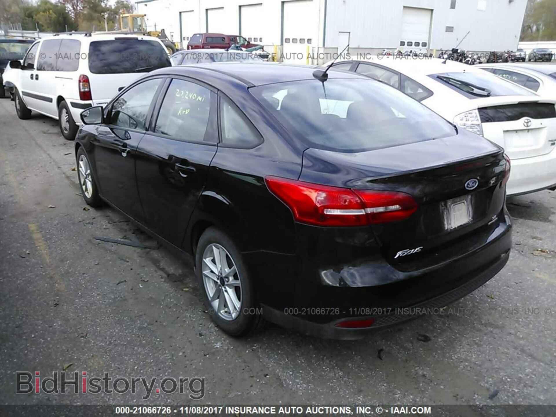 2016 Ford Focus - VIN: 1FADP3F23GL229696 - Фото 3