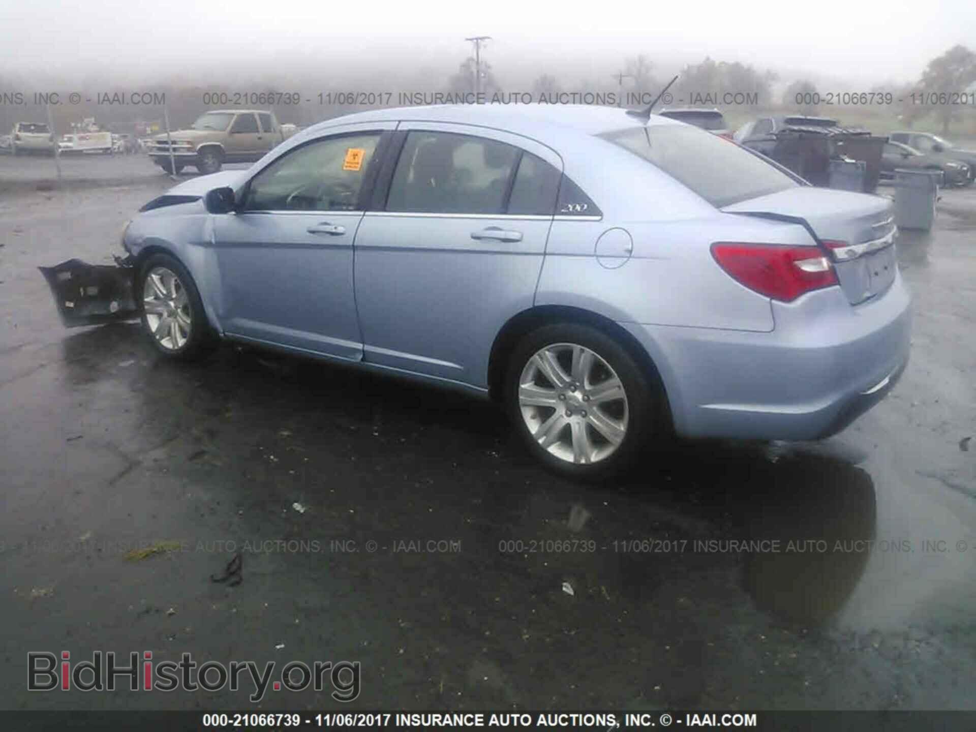 2013 Chrysler 200 - VIN: 1C3CCBBB0DN657098 - Photo 3
