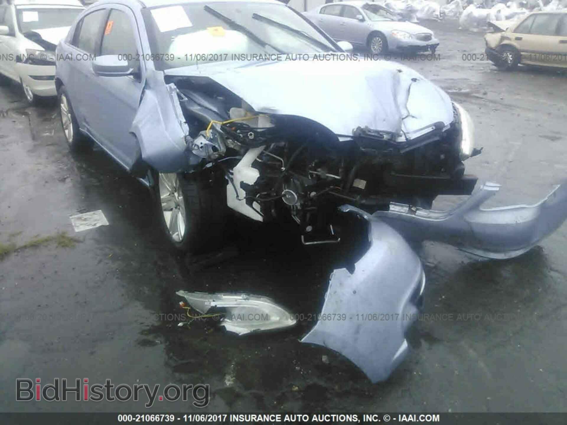 2013 Chrysler 200 - VIN: 1C3CCBBB0DN657098 - Photo 6