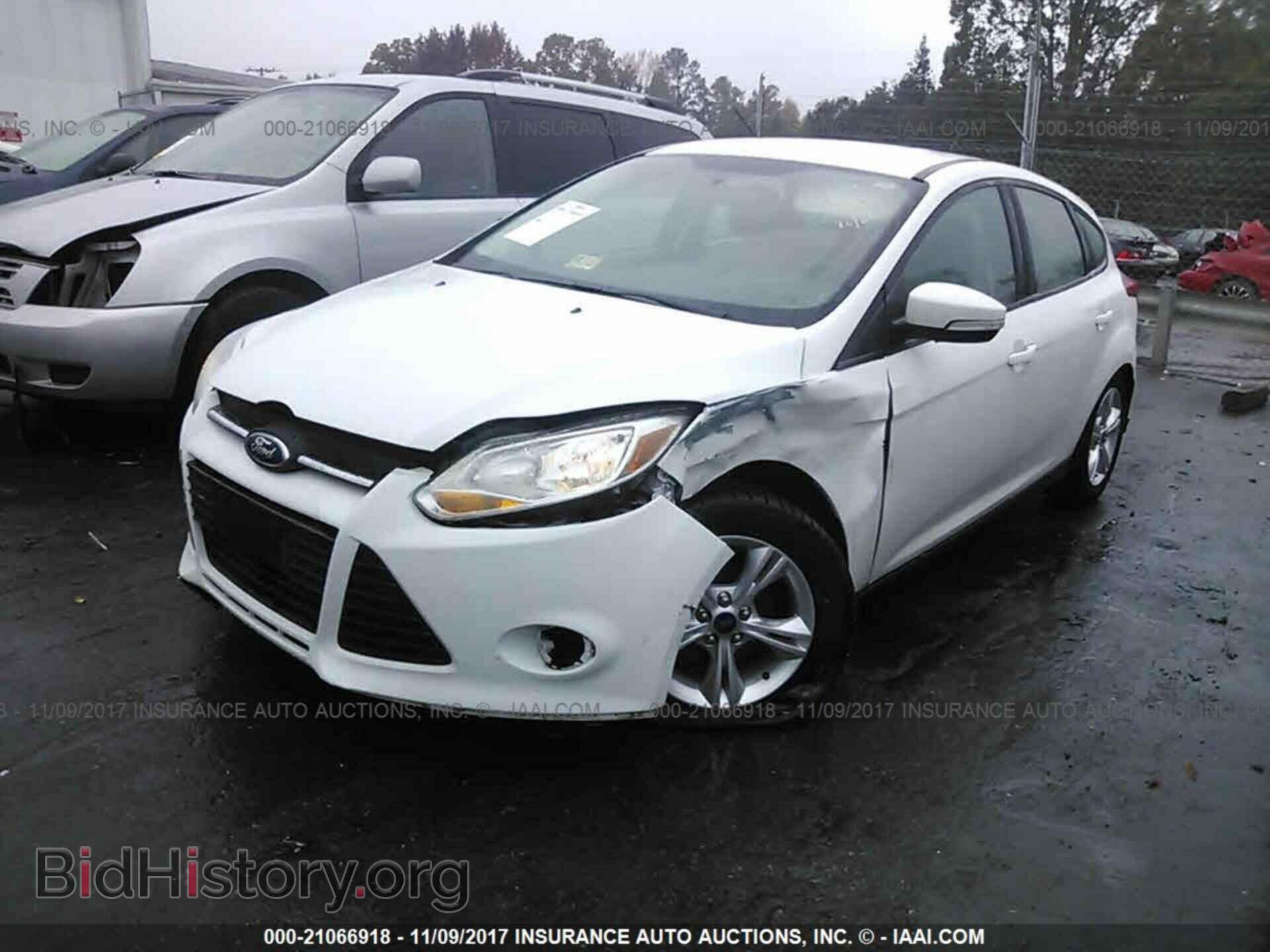 2014 Ford Focus - VIN: 1FADP3K2XEL327045 - Фото 2